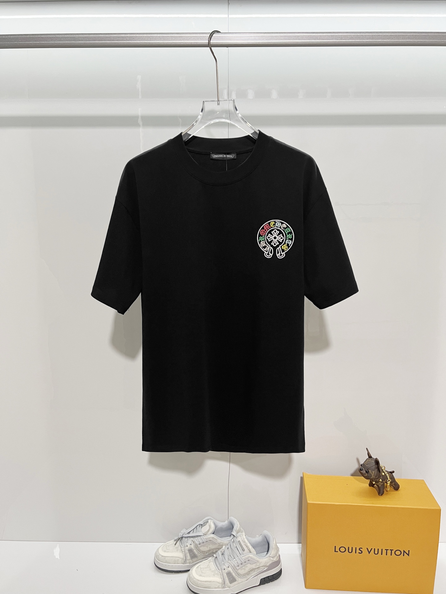Chrome Hearts Chrome Hearts 克罗心 2026新款 多重刺绣工艺 彩绣梵文马蹄花字母logo 短袖t恤