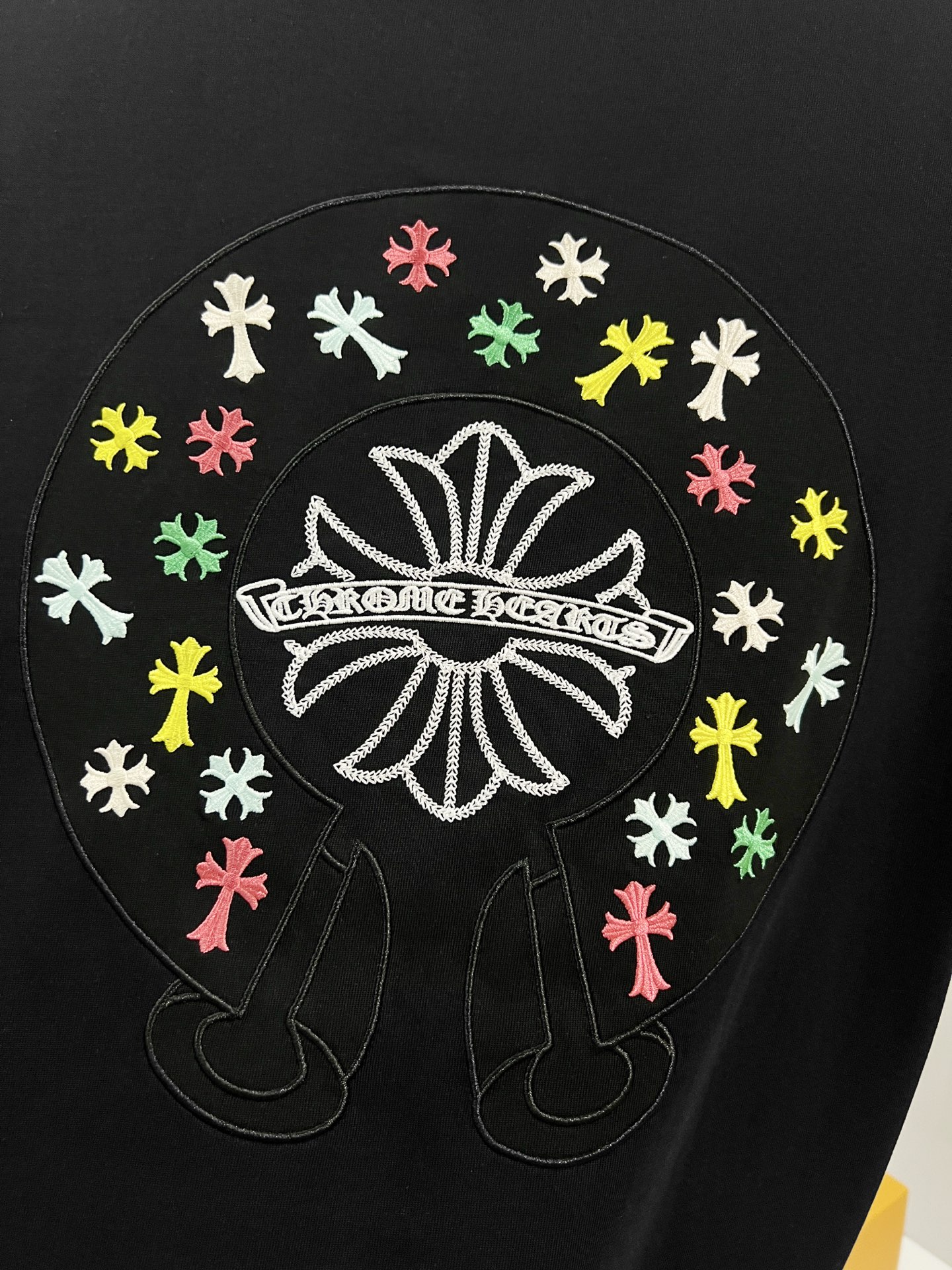 Chrome Hearts Chrome Hearts 克罗心 2026新款 多重刺绣工艺 彩绣梵文马蹄花字母logo 短袖t恤