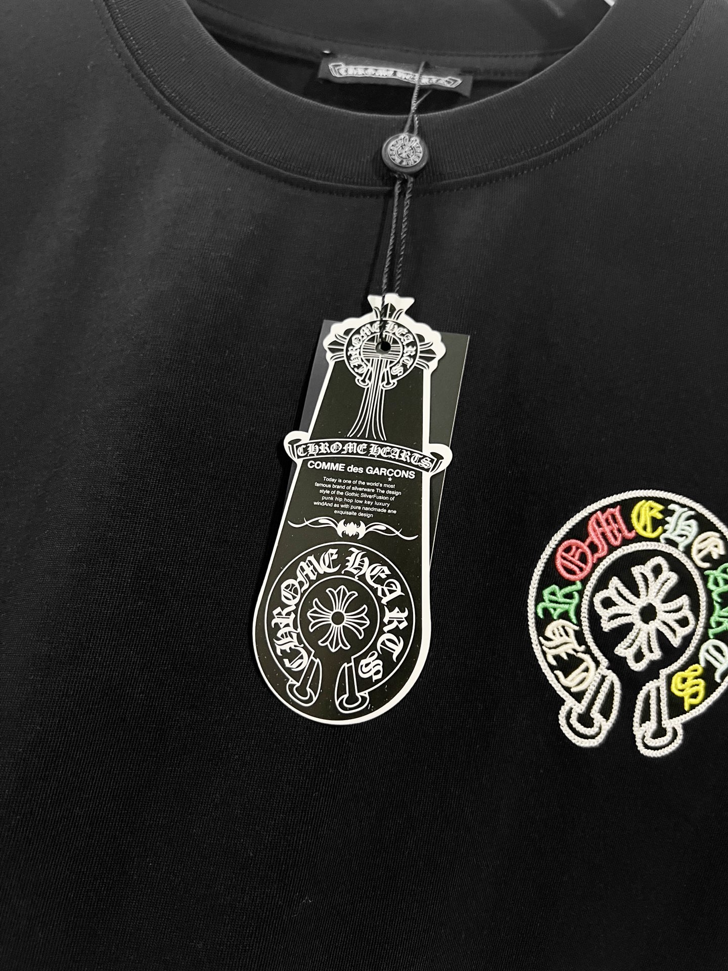 Chrome Hearts Chrome Hearts 克罗心 2026新款 多重刺绣工艺 彩绣梵文马蹄花字母logo 短袖t恤