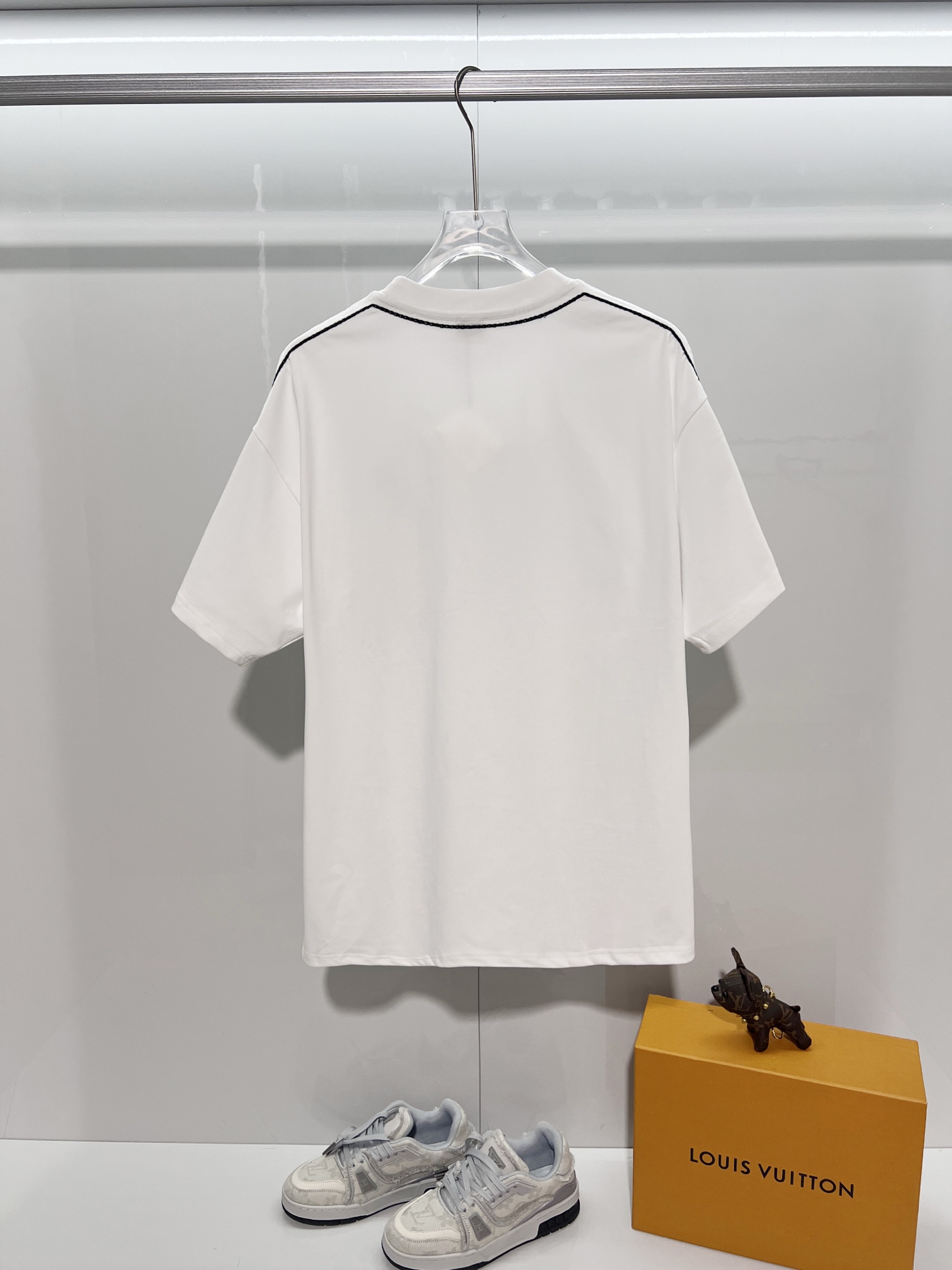 Loewe LOEWE 罗意威 2026新款 原布拼接口袋 明线走线装饰 刺绣猫咪字母logo 短袖t恤