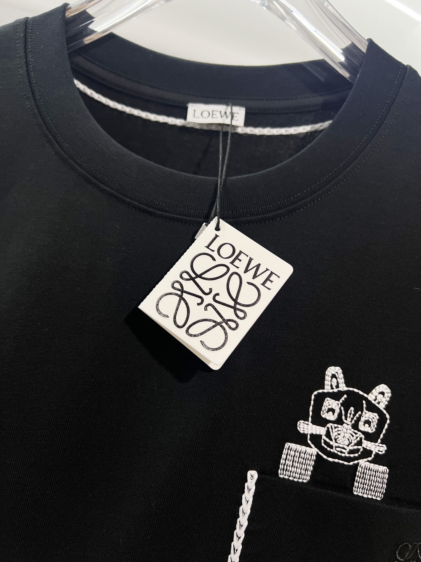 Loewe LOEWE 罗意威 2026新款 原布拼接口袋 明线走线装饰 刺绣猫咪字母logo 短袖t恤