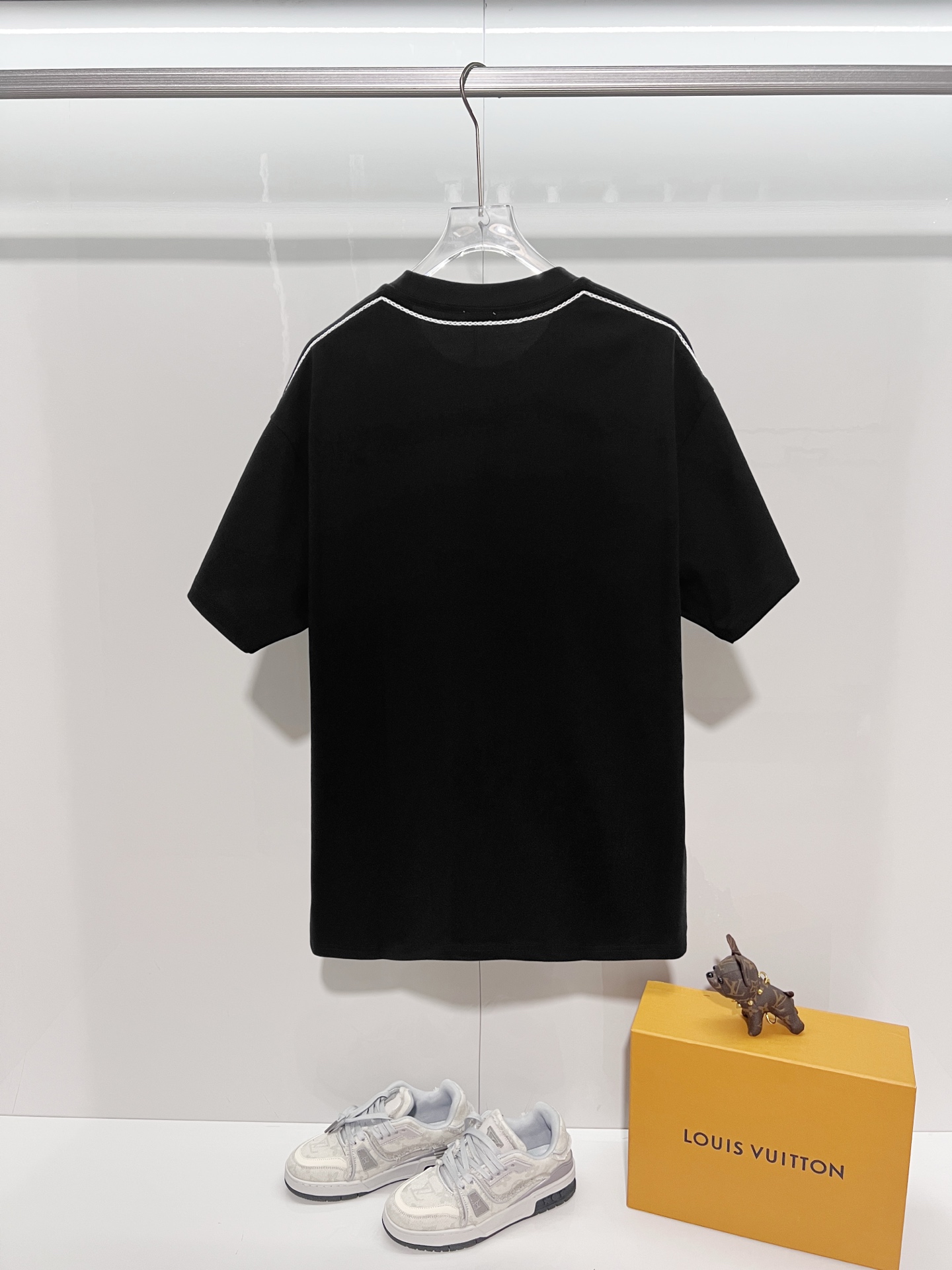 Loewe LOEWE 罗意威 2026新款 原布拼接口袋 明线走线装饰 刺绣猫咪字母logo 短袖t恤