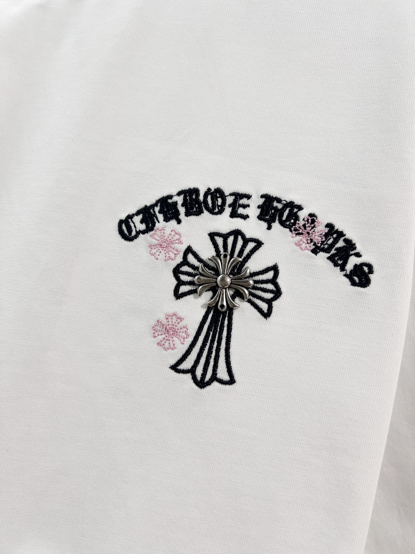 Chrome Hearts Chrome Hearts 克罗心 2026新款 拼皮+多种工艺刺绣字母logo 短袖t恤