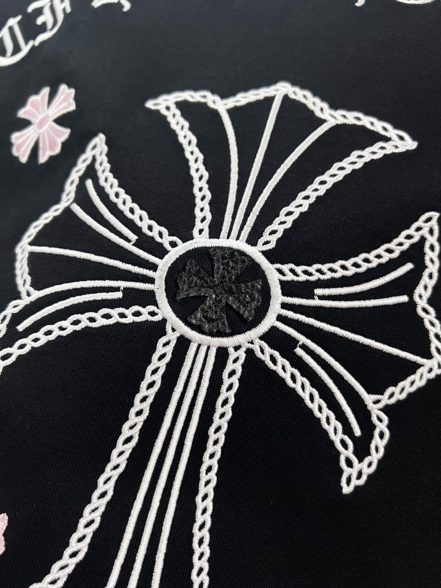 Chrome Hearts Chrome Hearts 克罗心 2026新款 拼皮+多种工艺刺绣字母logo 短袖t恤