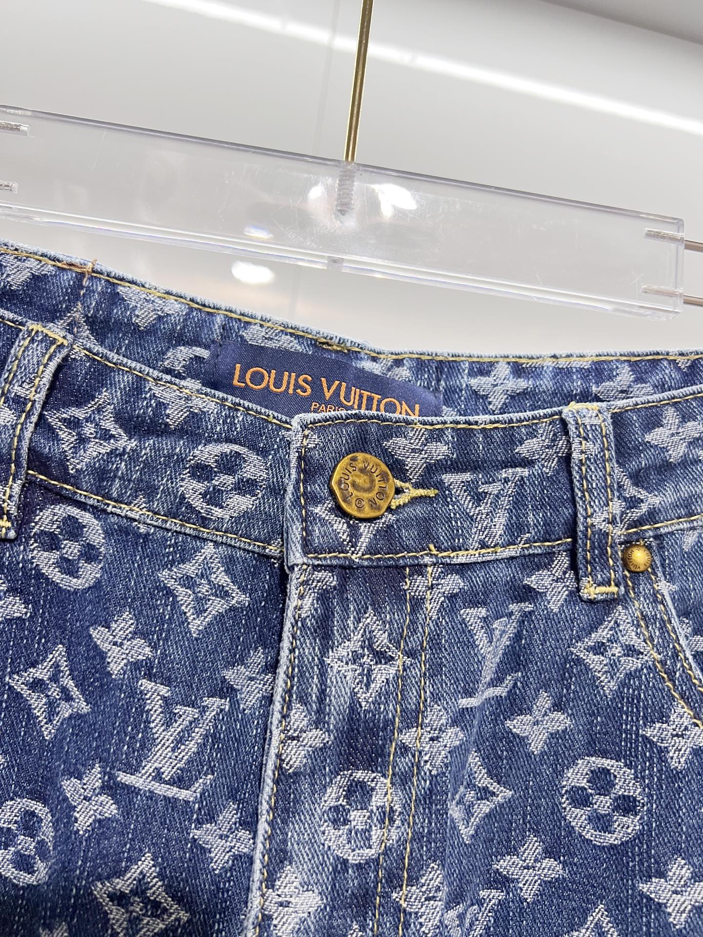 Louis Vuitton Louis Vuitton/路易威登 LV 驴家 2026新款 全身提花四叶草字母logo 牛仔短裤