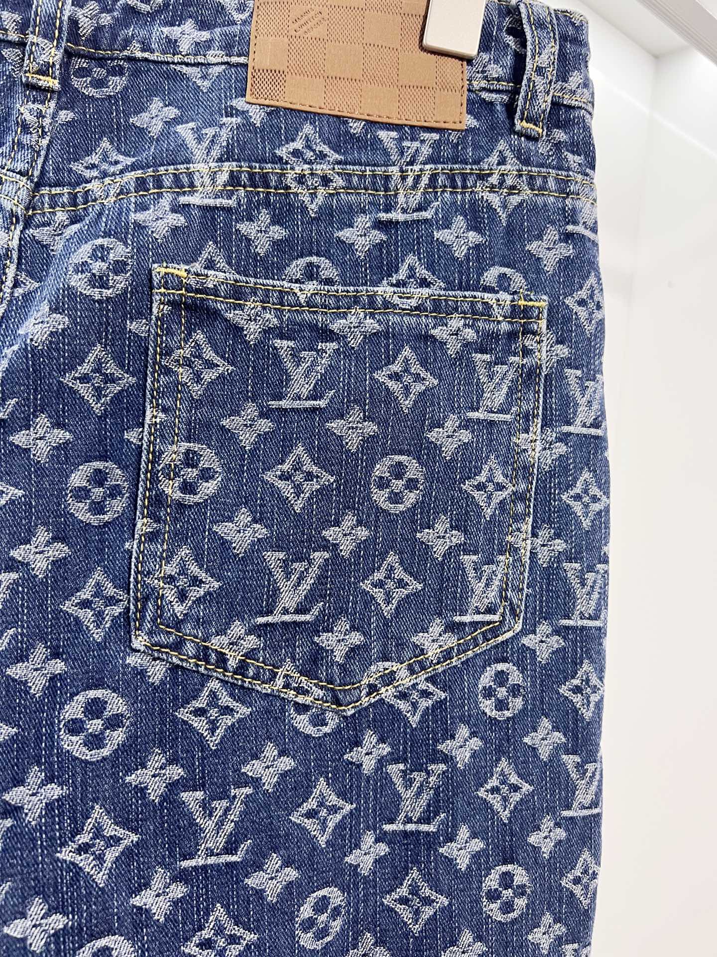 Louis Vuitton Louis Vuitton/路易威登 LV 驴家 2026新款 全身提花四叶草字母logo 牛仔短裤