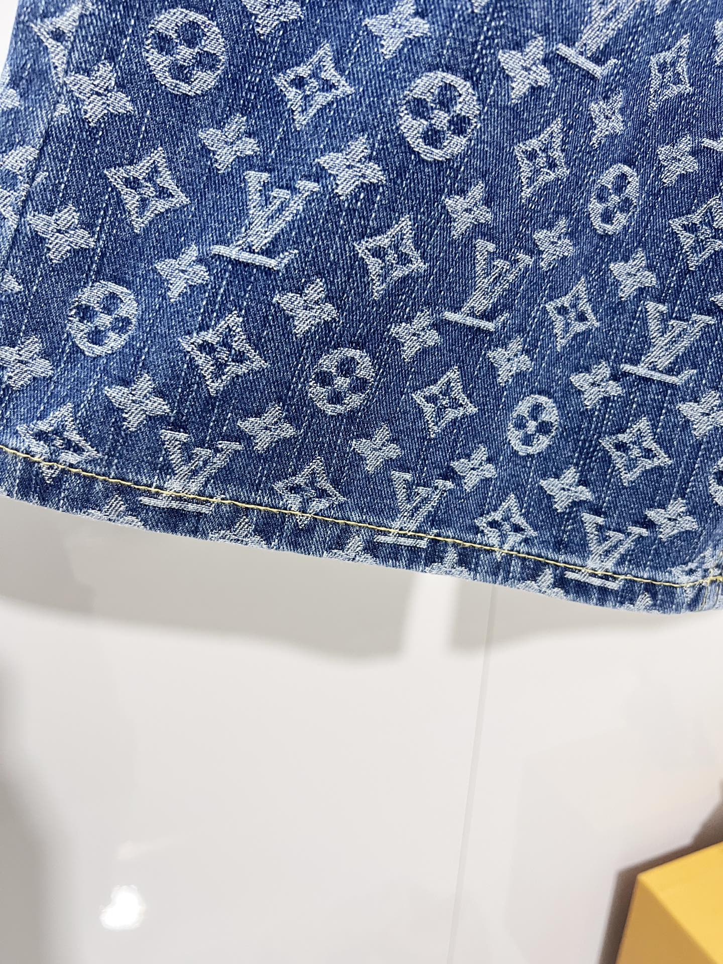 Louis Vuitton Louis Vuitton/路易威登 LV 驴家 2026新款 全身提花四叶草字母logo 牛仔短裤