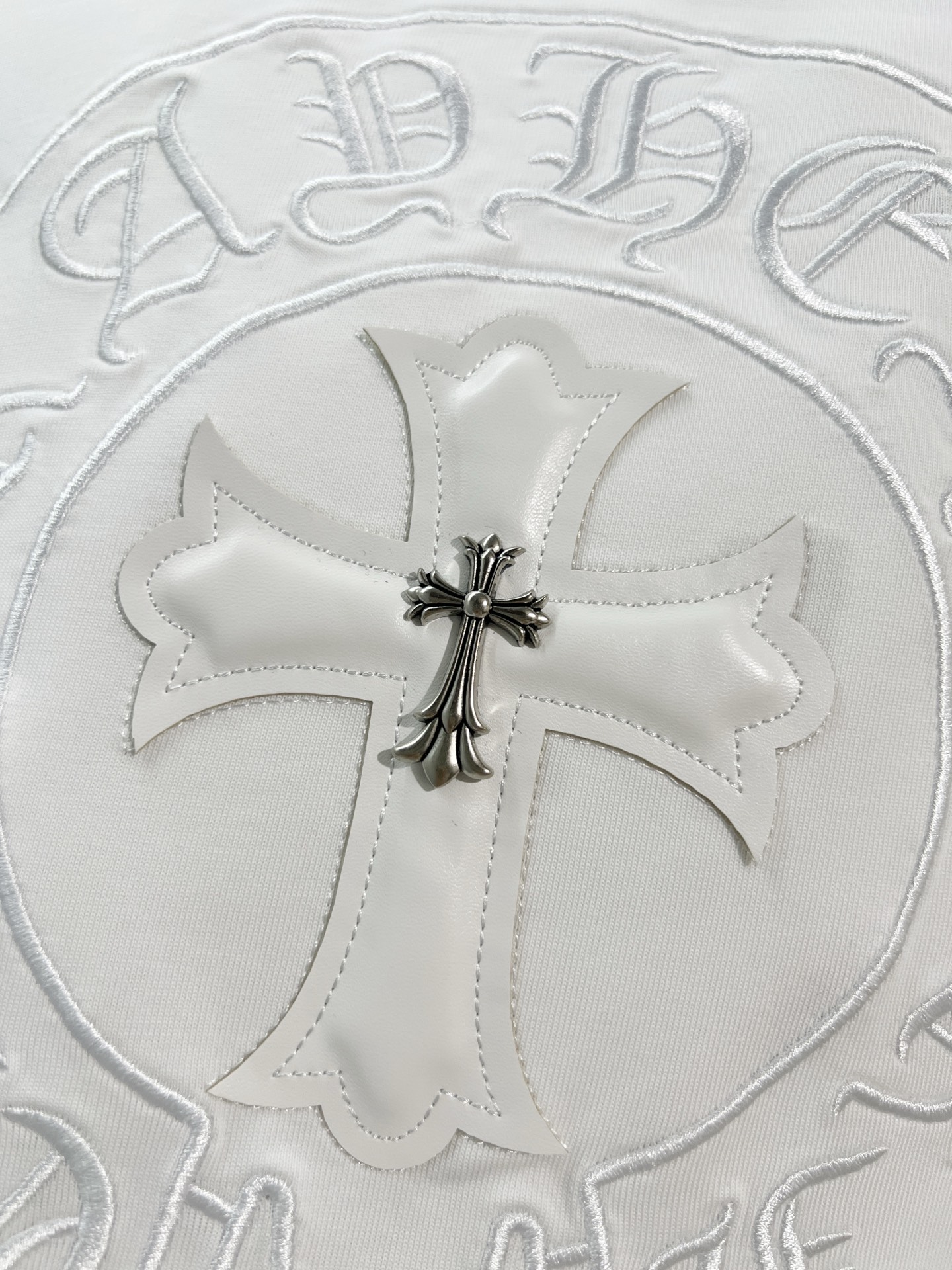 Chrome Hearts Chrome Hearts 克罗心 2026新款 拼皮+金属十字架logo 短袖t恤