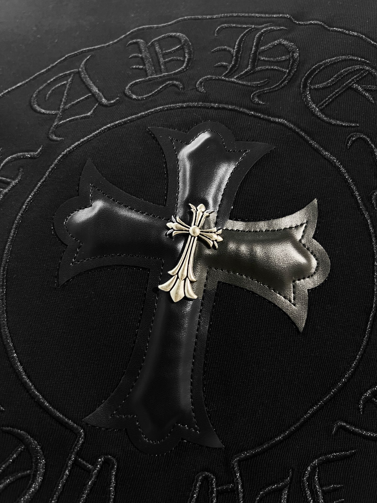 Chrome Hearts Chrome Hearts 克罗心 2026新款 拼皮+金属十字架logo 短袖t恤