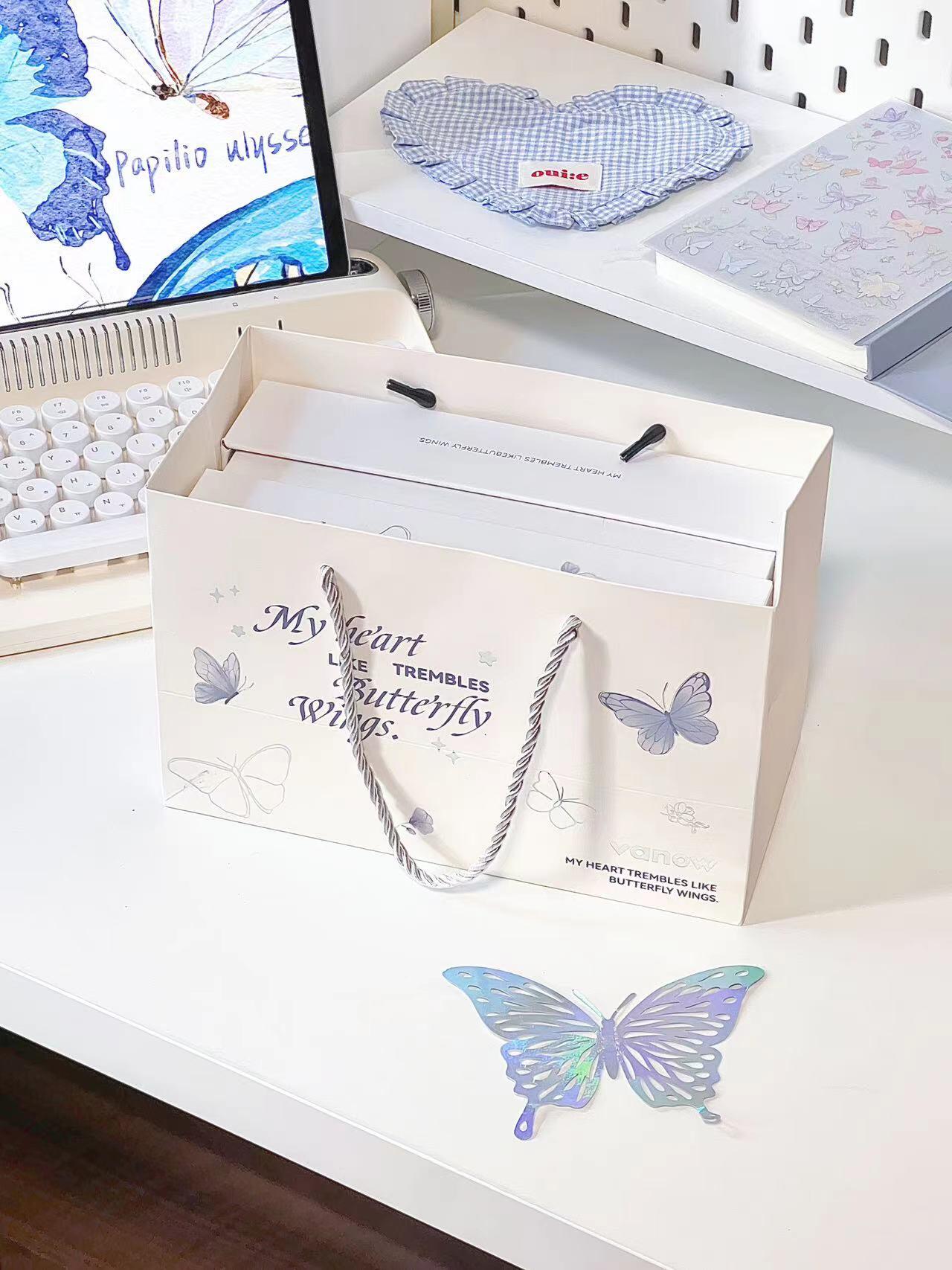 
已经被蝴蝶杯迷得神魂颠倒🦋

鎏金蝴蝶栩栩如生！

#vanow  #高颜值杯子  #杯子收藏家  #蝴蝶  #咖啡杯  #我就是个杯子控  #让你喝水有腔调的水杯  #礼物  #开学  #水杯  #vanow水杯