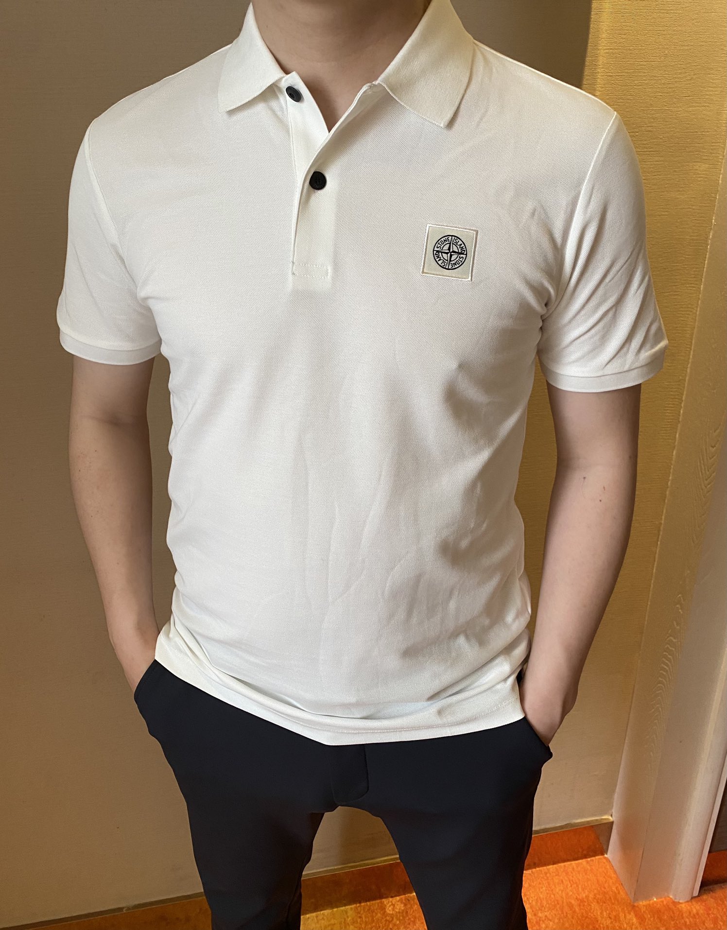 NO:466539,New product launches Stone Island ss summer new letter logo men's lapel Polo shirt!  Classic business men's style, high-end men's style at the ceiling level of business men's style!  Simple, fashionable and elegant, single-wearing inner wear is decent, quality control/detail control takes away, low-key, luxurious and connotative!  Customer-supplied fixed mesh flooring cotton cloth is carefully made, the surface of the fabric is evenly arranged and neatly arranged, with excellent breathability and heat dissipation and sweat resistance, and the comfort level of the upper body is completely better than that of ordinary single-sided sweat cloth tissue!  The classic brand LOGO logo on the chest is created with top-level craftsmanship. The LOGO has three-dimensional, clear and full texture, and is an extraordinary product in the classic field whether it is inner wear or single wear!  The exquisite cutting process, the processing of every detail is very standard and delicate, and it is comparable to that of ordinary LOW products on the market. Men must enter the basic versatile Polo shirts!  Multi-color Size M-4xl.,alexander wang19860909新品上市 石头岛 ss夏季新款字母logo男士翻领Polo衫！经典商务男款,高端男装的天花板级别的商务男款！简约时尚大气不失优雅,单穿内搭体面过人,品质控/细节控的闭眼带走,低调又奢华有内涵！ 客供定织网眼珠地棉布精心制成,面料表面排列均匀整齐的网眼纹理,透气性和散热排汗性极佳,上身舒适程度完全优于普通单面汗布组织！胸前经典的品牌LOGO标识,采用顶级工艺打造,LOGO立体清晰饱满,质感非凡的特质,无论是内搭还是单穿都是一款经典领域的产品！精妙绝伦的裁剪工艺,每一个细节处理的非常标准细腻,非市面一般LOW货可以媲美的,男士必入基础百搭款Polo衫推荐！ 颜色多颜色 尺码M-4xl.,,alexander wang,Men's clothing