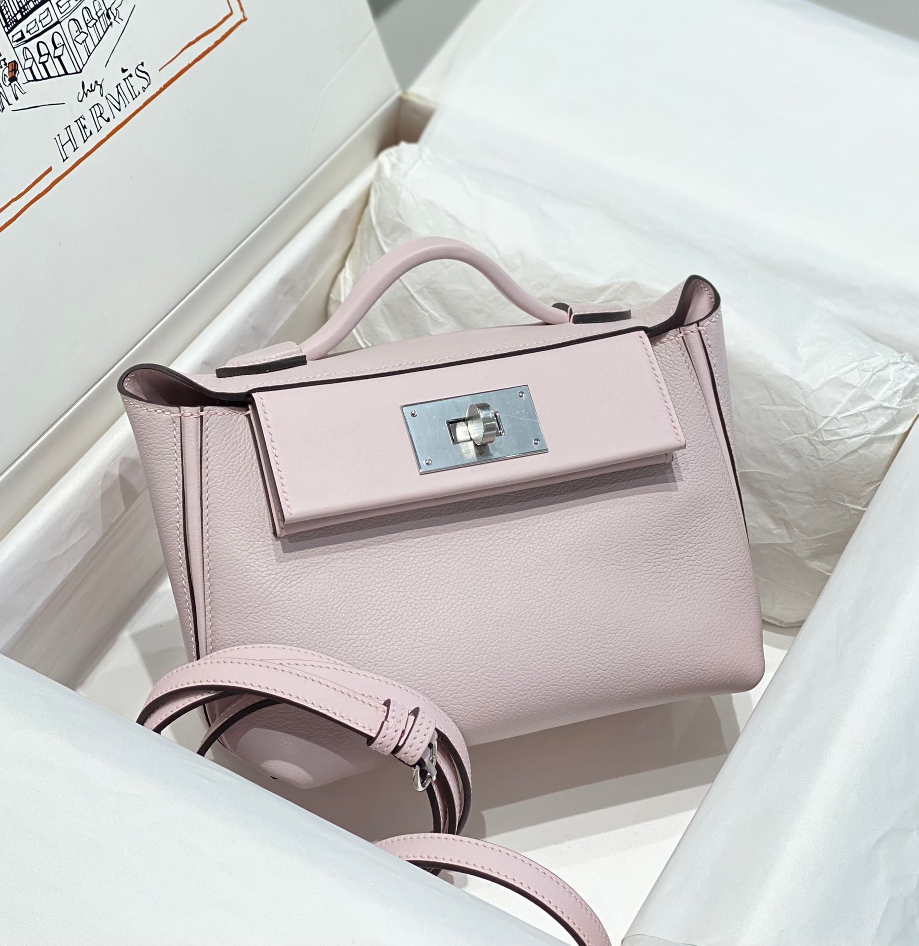 Hermès Hermes Fantasy Purple Italian Calfskin Hand-stitched Craftsmanship 2424 Series