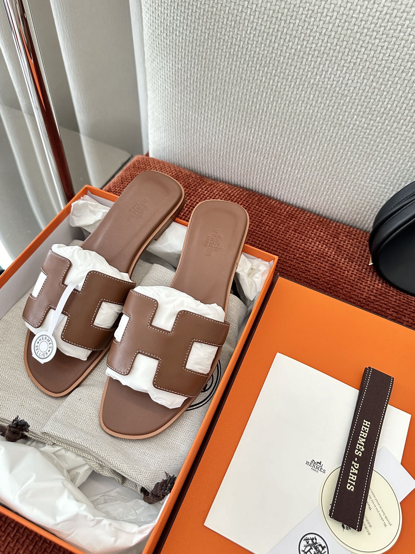 NO:263708,Dongguan * Oran classic calfskin H-drag｜Original purchase and purchase grade - brown Original calfskin sheepskin lining footbed with brand logo imprint Italian leather outsole 2.5cm heel size35-39 (40 41 42 customized non-return), slippers, slippers, cowhide, sheepskin, Leather soles19860909莞产 * Oran经典小牛皮H拖｜原版购入代购级别 -棕色 原版小牛皮 羊皮内衬 垫脚饰有品牌标识压印 意大利真皮大底 2.5cm鞋跟 size35-39 (40 41 42定制不退换),拖鞋,slippers,cowhide,sheepskin,Leather soles,Women's Shoes