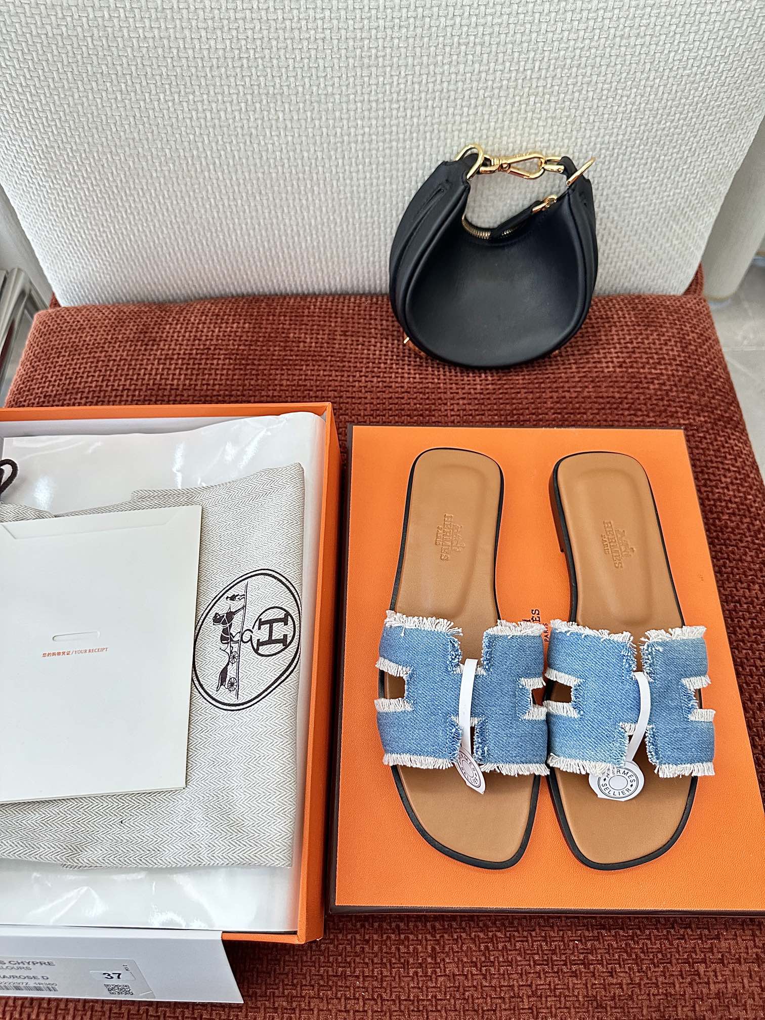 NO:263715,Dongguan * Oran tassel denim H-drag | Original purchase and purchase level - light blue Original denim surface Handmade tassel decoration Sheepskin lining The footrest is decorated with brand logo imprint Italian leather outsole 2.5cm heel size35-40 (41 42 custom-made, non-return and exchange), slippers, slippers, sheepskin, Leather soles19860909莞产 * Oran流苏牛仔布H拖｜原版购入代购级别 -浅蓝 原版牛仔布面 手工流苏装饰 羊皮内衬 垫脚饰有品牌标识压印 意大利真皮大底 2.5cm鞋跟 size35-40（41 42订制不退换）,拖鞋,slippers,sheepskin,Leather soles,Women's Shoes