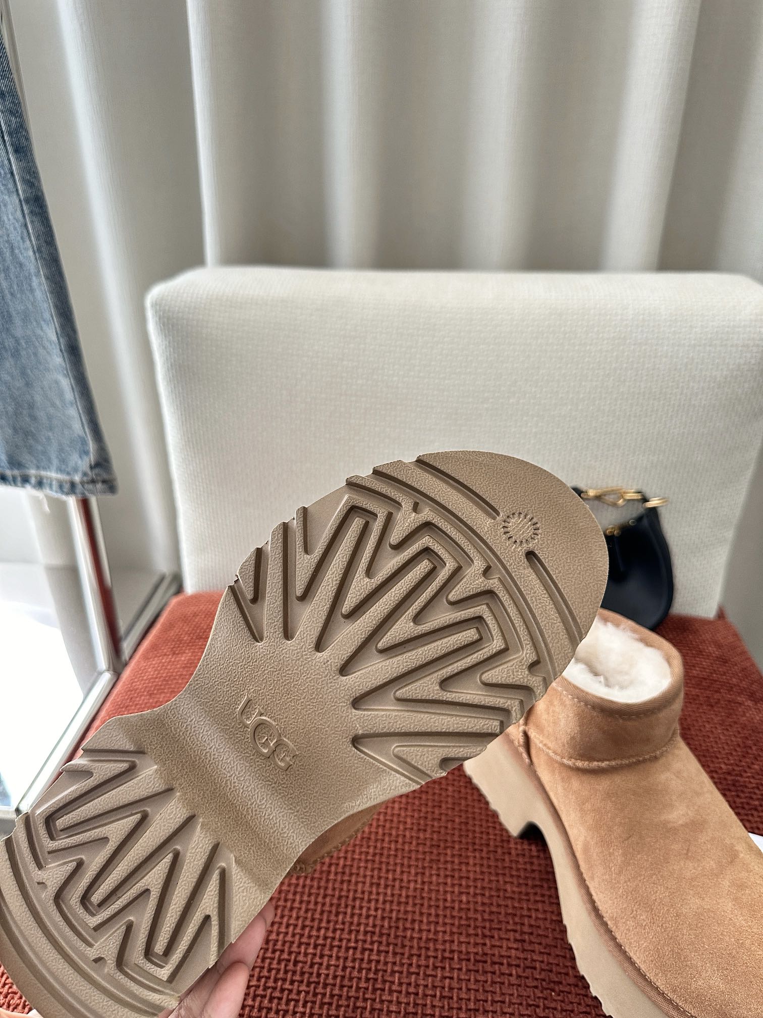 🔥𝐔𝐆*𝐆 厚底人鱼超短靴｜原版购入代购级别面料：100%翻毛皮革衬里：羊皮毛再生聚酯纤维制成的纺织滚边