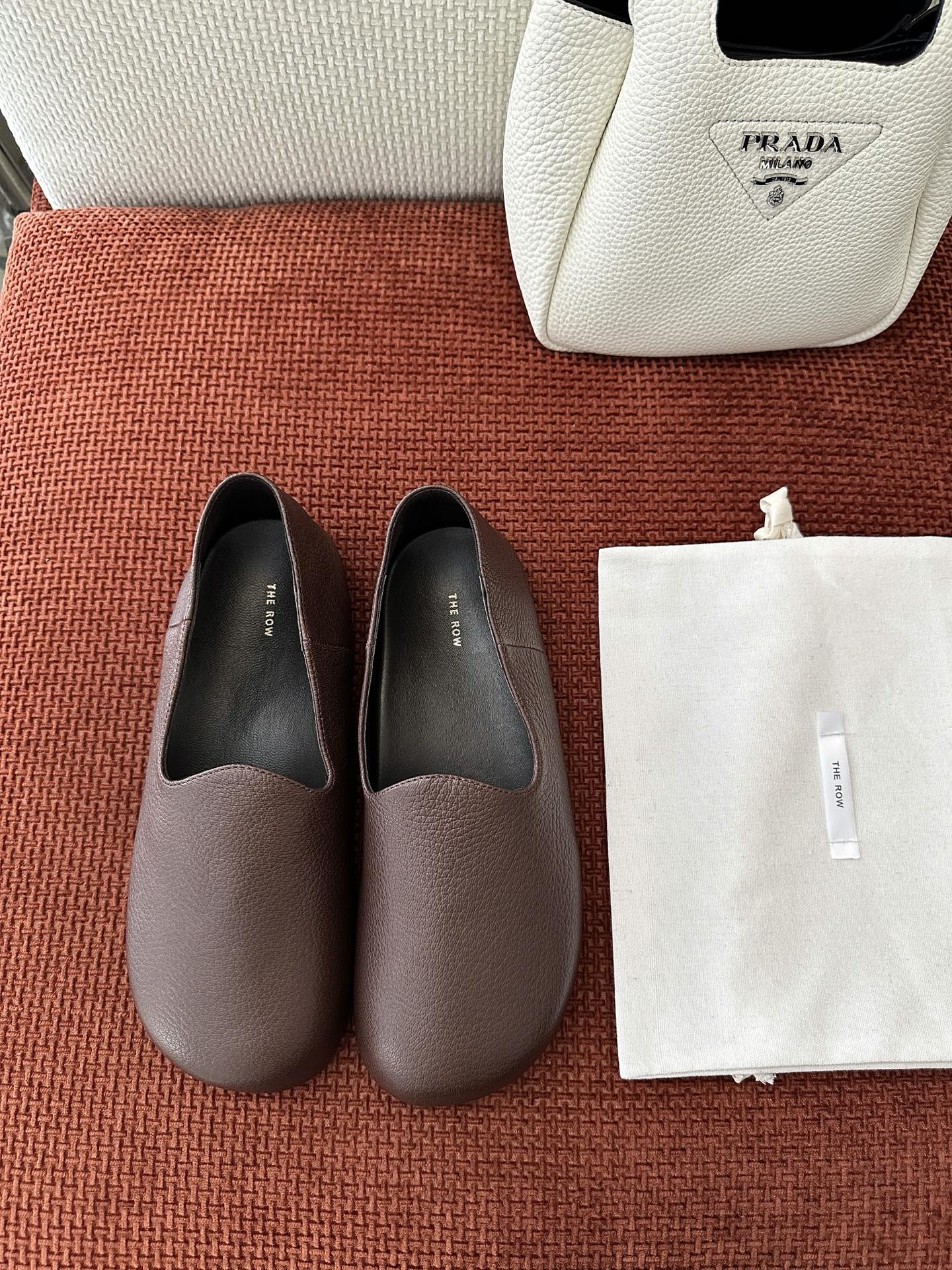 The Row 25SS Printemps-Été Nouvelle Collection Ballerines Doublure en Laine Semelle en Cuir de Vachette Brossé
