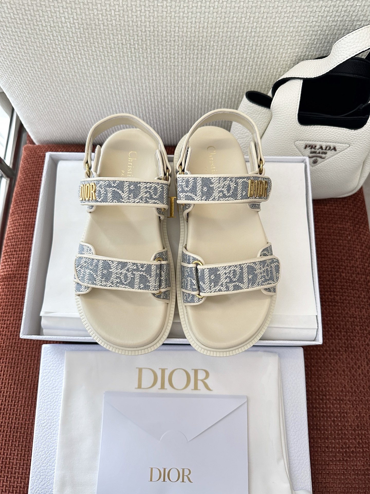 NO:404659,Top quality * 25ss Spring and Summer Dioract Jacquard Sandals - Sandals Materials and crafts Original blue checkered jacquard fabric Gold finish metal Dior logo Adjustable Velcro strap Leather insole that fits the feet EVA Textured rubber sole engraved D-home lucky star symbol Size35-41, sandals, dior, dior, sandals19860909顶级品质 * 25ss春夏Dioract 提花凉鞋 -凉鞋 材料与工艺 原版蓝色格纹布提花面料 金色饰面金属 Dior 标志 可调节的魔术贴饰带 贴合脚型的皮革内底 EVA 纹理橡胶厚底镌刻D家幸运星符号 Size35-41,凉鞋,dior,dior,sandals,Women's Shoes