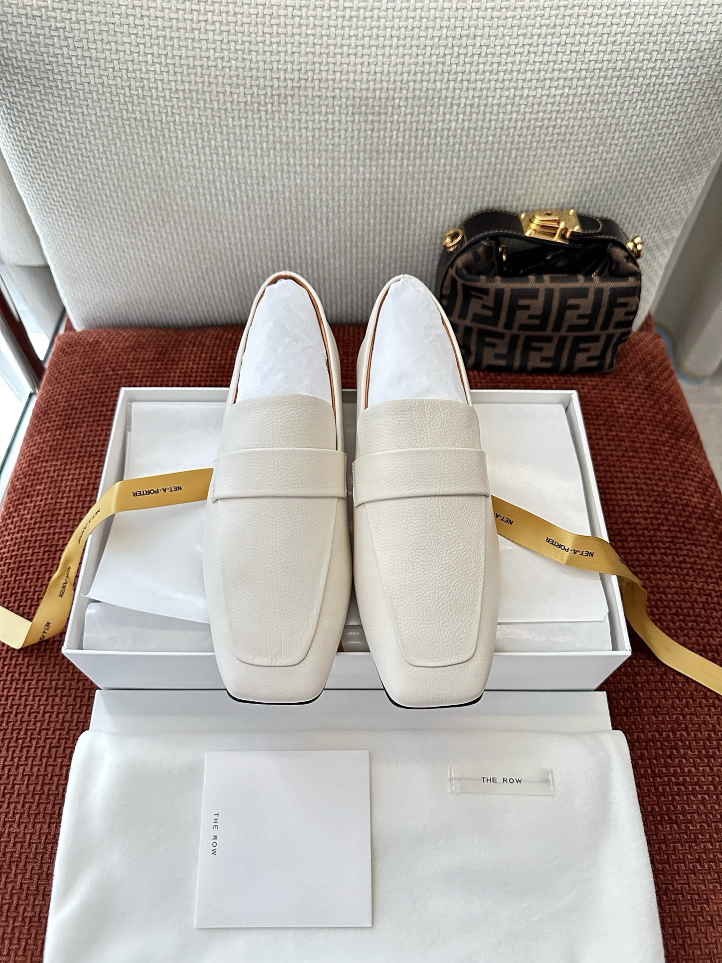 NO:446705,Dongguan * 25ss new minimalist square toe shallow mouth loafers | Original purchase level - white Material and crafts Original cowhide leather Leather lining Italian leather outsole size35-40, loafers, loafers, cowhide, Leather soles19860909莞产 * 25ss新款极简方头浅口乐福鞋｜原版购入代购级别 -白色 材质与工艺 原版牛皮革 皮革里衬 意大利真皮大底 size35-40,乐福鞋,loafers,cowhide,Leather soles,Women's Shoes
