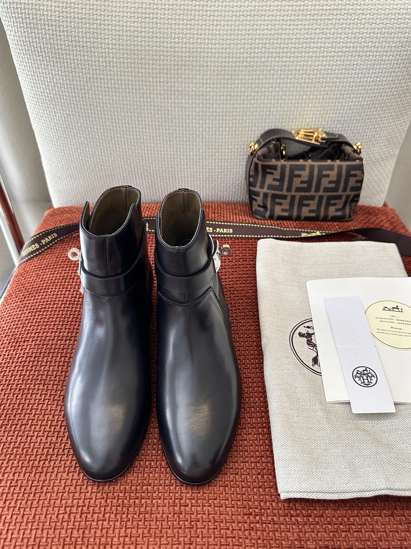 NO:489893,Dongguan * 25ss autumn and winter Neo ankle boots | Original purchase level - black Original calfskin Leather lining and insole Paired with classic shoe buckle and double ring ankle strap Customized leather outsole size35-40, boots, boots, cowhide, Leather soles19860909莞产 * 25ss秋冬Neo及踝靴｜原版购入代购级别 -黑色 原版小牛皮 皮革内衬和内底 搭配经典鞋扣和双圈踝带 定制真皮大底 size35-40,靴子,boots,cowhide,Leather soles,Women's Shoes