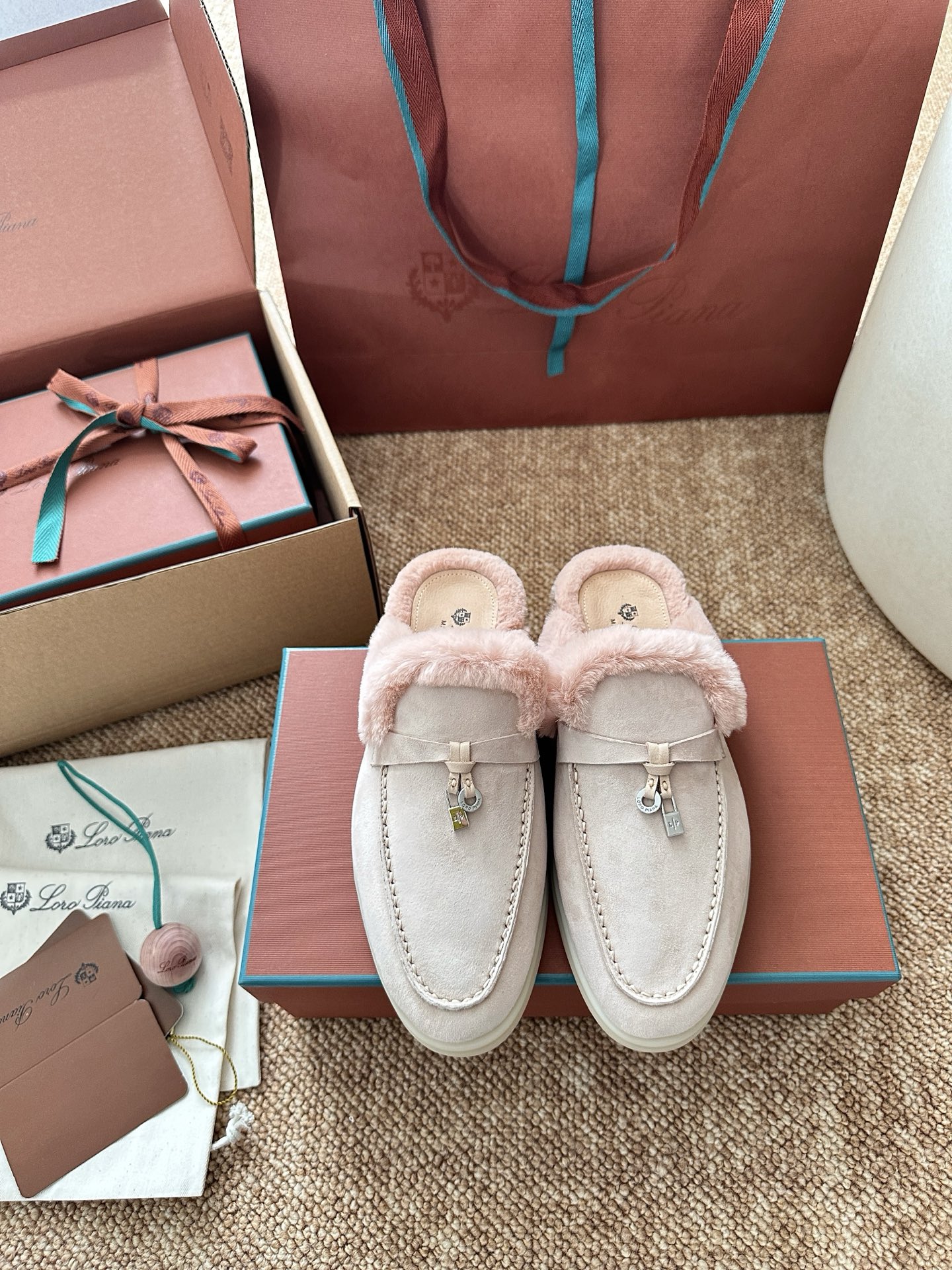 NO:693807,Light pink, half-flop furry shoes19860909浅粉色,半拖毛毛鞋,Women's Shoes