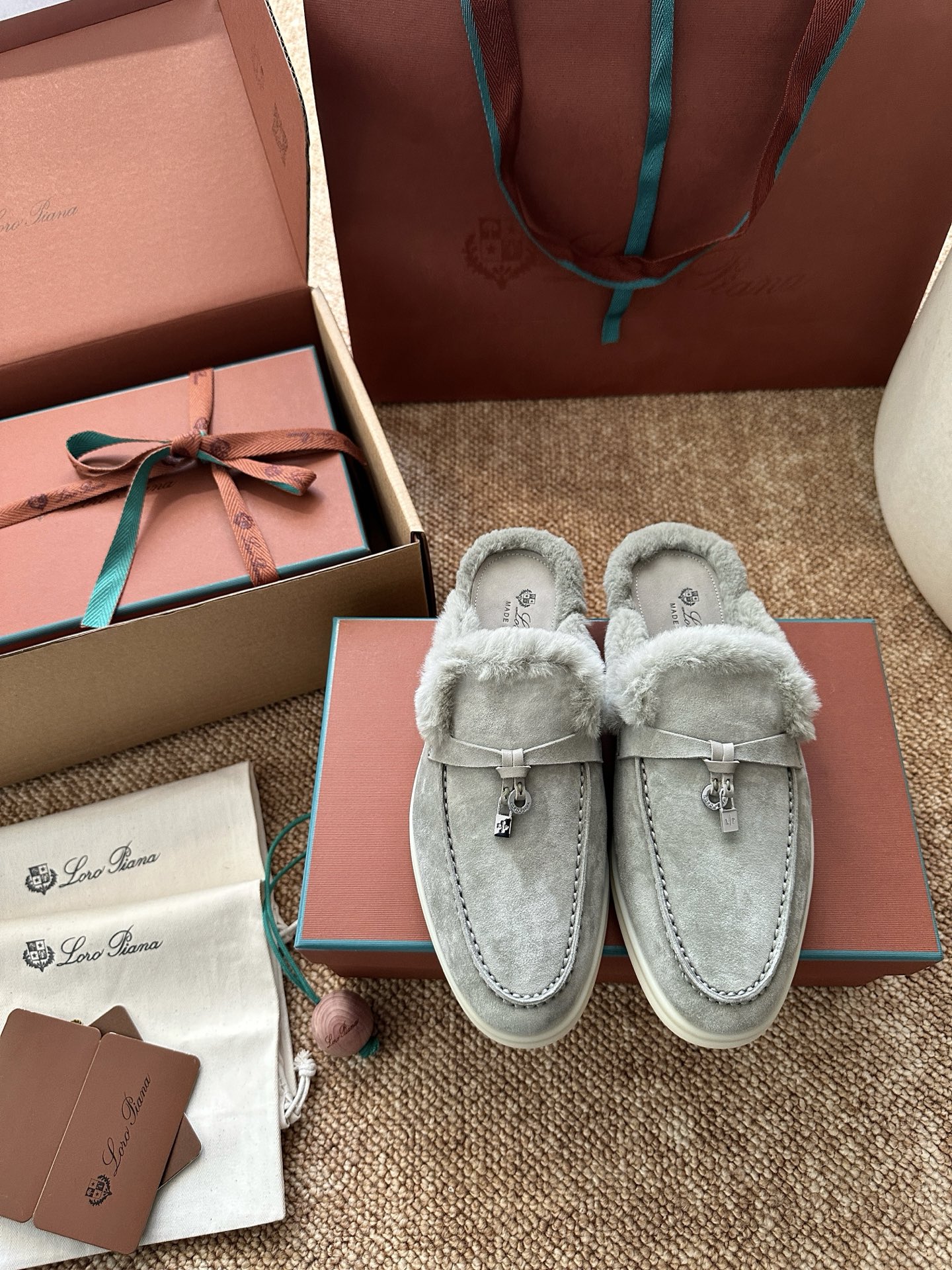 NO:693812,Grey-green, half-flop fur shoes19860909灰绿色,半拖毛毛鞋,Women's Shoes