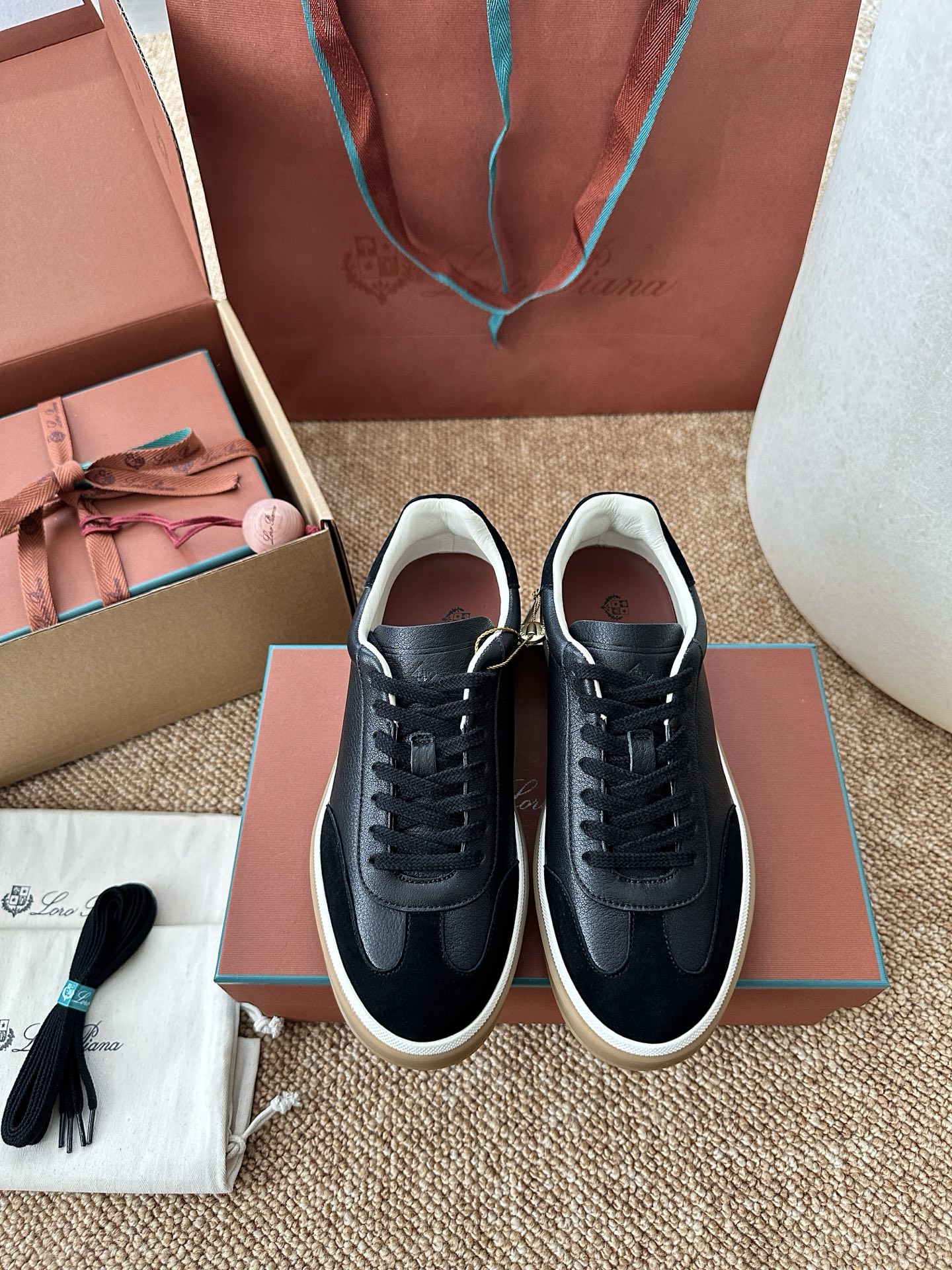 NO:693828,Black leather, casual shoes/sports shoes, sneakers19860909黑色皮,休闲鞋/运动鞋,sneakers,Women's Shoes