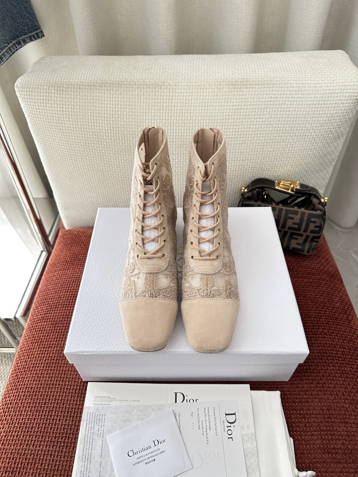 NO:694686,Top quality * 26ss new Naughtily-D heeled ankle boots | Original purchasing agent level - apricot material and craftsmanship original suede sheepskin/technical fabric lining sheepskin Christian D*or logo embroidery suede sheepskin laces rear zipper closure 3cm heel leather sole engraved with Christian D*or's lucky star symbol size35-42 (34 40 41  42 (custom-made, non-refundable), boots, boots, sheepskin19860909顶级品质 * 26ss新款Naughtily-D 带跟及踝靴｜原版购入代购级别 -杏色 材质与工艺 原版绒面羊皮革/科技面料 里料羊皮革 Christian D*or 标志刺绣 绒面羊皮革鞋带后侧拉链开合 3cm鞋跟 皮革鞋底镌刻有 Christian D*or 的幸运星符号 size35-42（34 40 41 42订做不退换）,靴子,boots,sheepskin,Women's Shoes