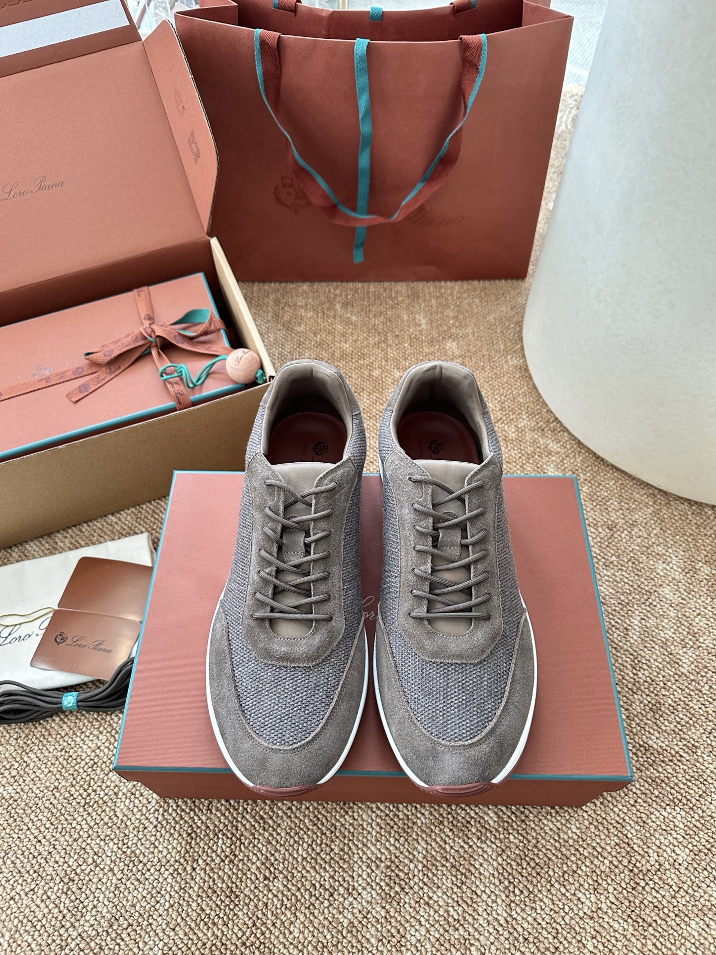 NO:694123,* 26ss new Week End Walk men's sneakers | Original purchasing agent level - Mayfield Materials and crafts Original wool knit/nylon/cow planed suede leather Original leather insole Water-repellent and windproof Storm System facing Heel decorated with letter stamp Open mold ultra-light groove sole Size39-44 (45, 46 customization is not returnable), casual shoes/sports shoes, sneakers19860909* 26ss新款Week End Walk男士运动鞋｜原版购入代购级别 -五月田野 材质与工艺 原版羊毛针织/锦纶/牛刨层绒面皮革 原版皮革鞋垫 防泼水防风Storm System 饰面 后跟饰有字母压印 开模超轻凹槽鞋底 Size39-44（45、46定制不退换）,休闲鞋/运动鞋,sneakers,Women's Shoes