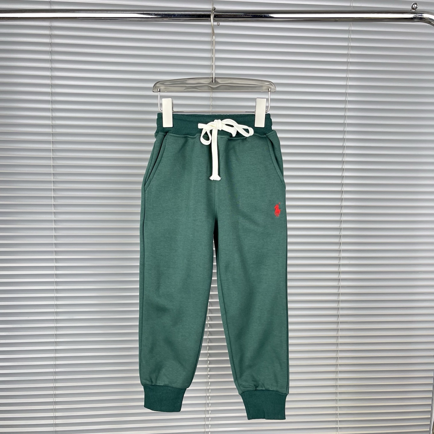 _dvc9sMe-92S4rQ8DhcPXPh4mMEJ80D2Zg3c3L6A