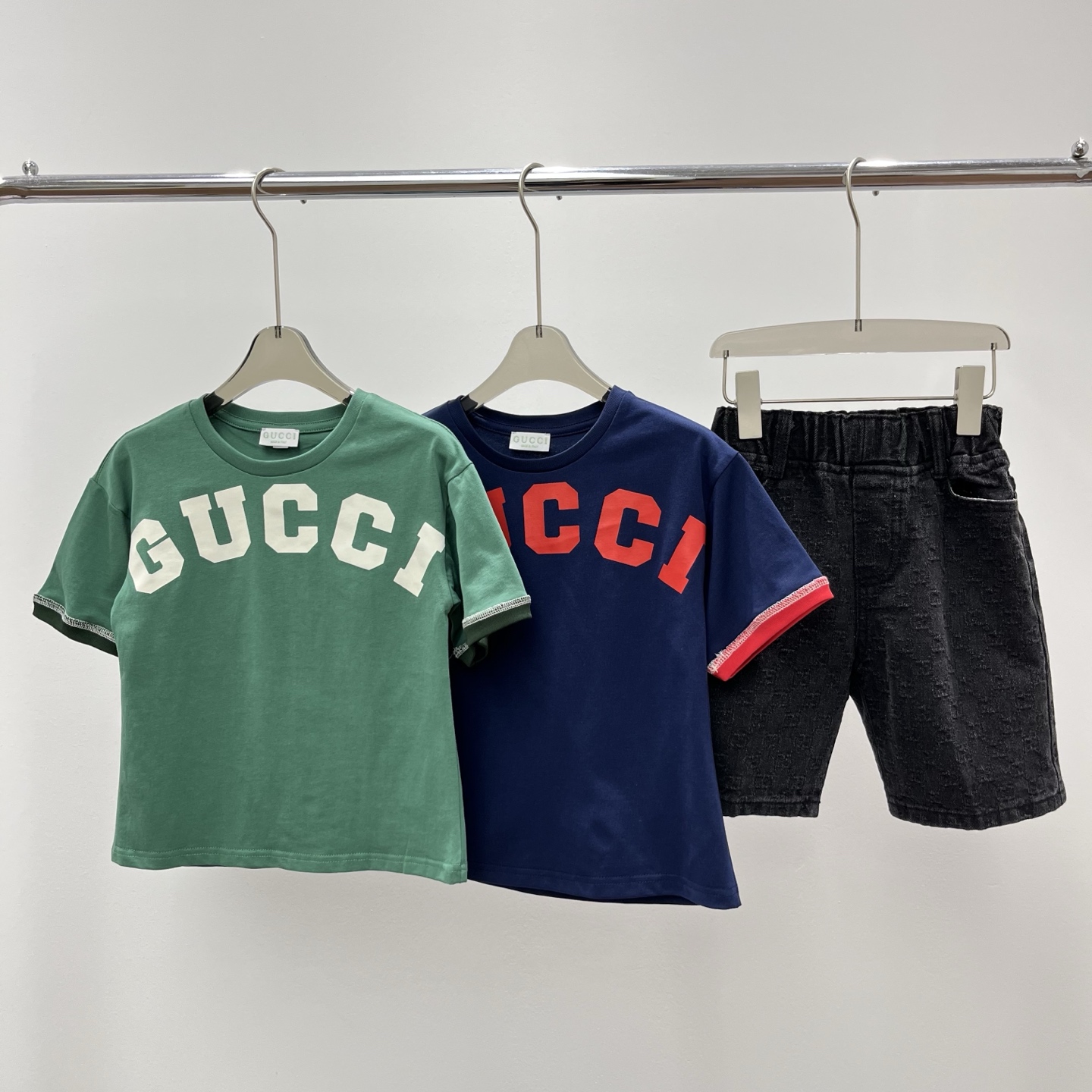 Camiseta de manga corta, jeans, nueva camiseta de manga corta con estampado de letras grandes clásicas, estilo simple y…