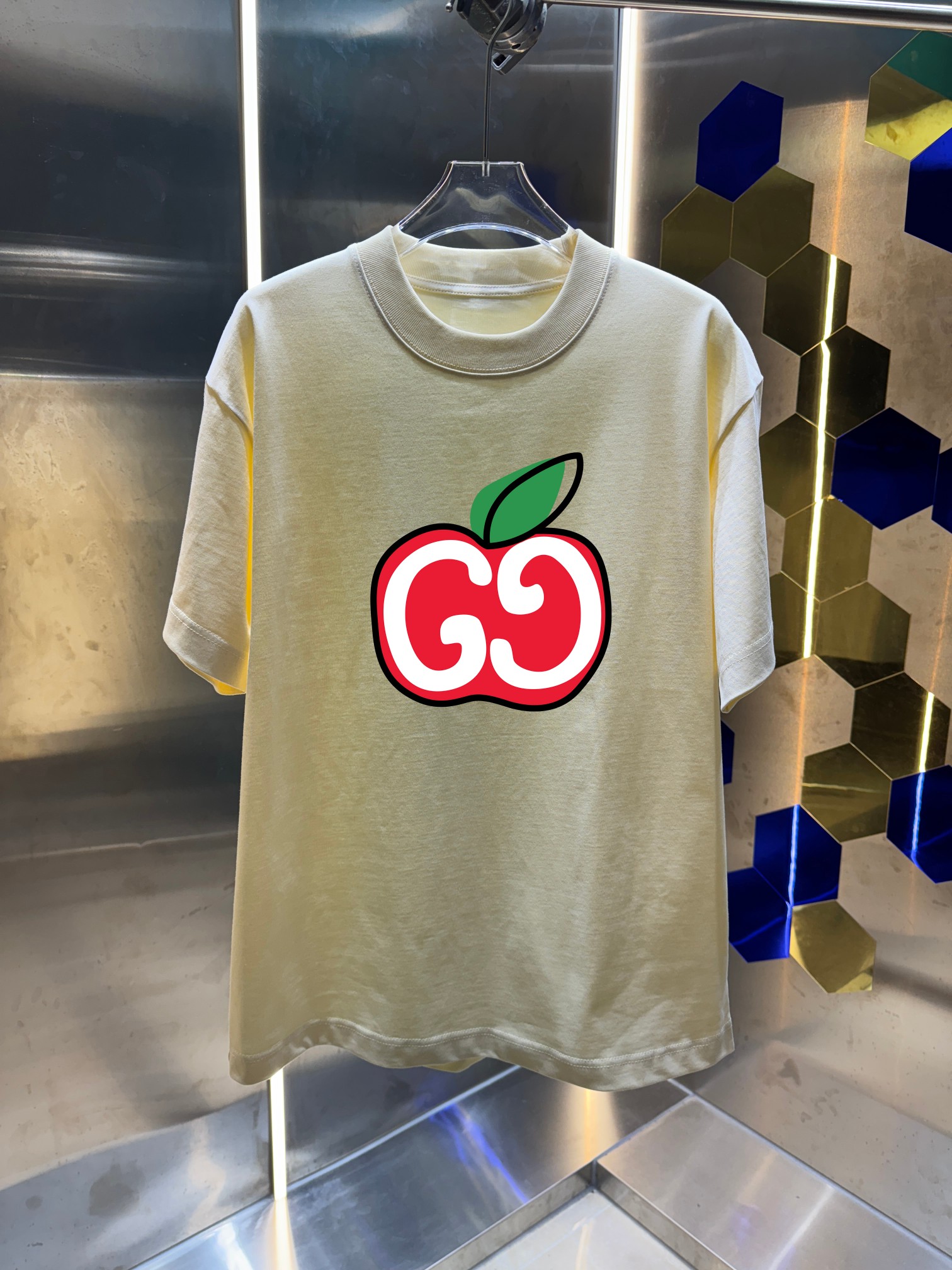 P80 GUCC * Gucci 2026 nuevo estilo primavera y verano, diseño de impresión de letras personalizado, versión de alta gam…