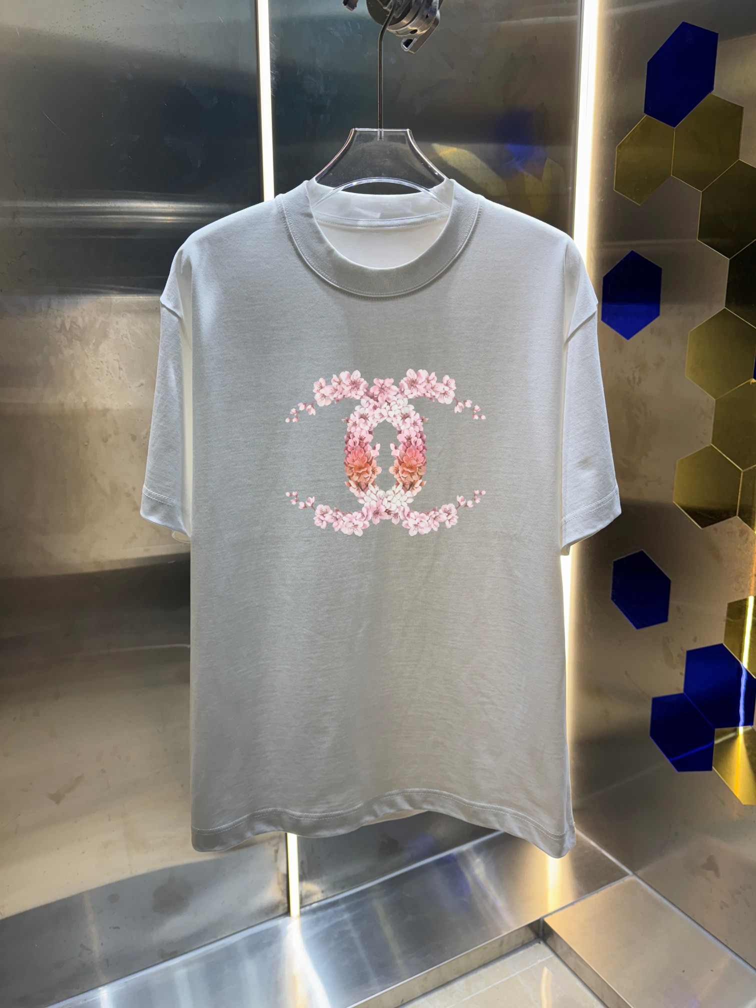 P80 2026SS primavera/verano de alta calidad CHANEL Chanel camiseta de cuello redondo de manga corta, nueva pr…