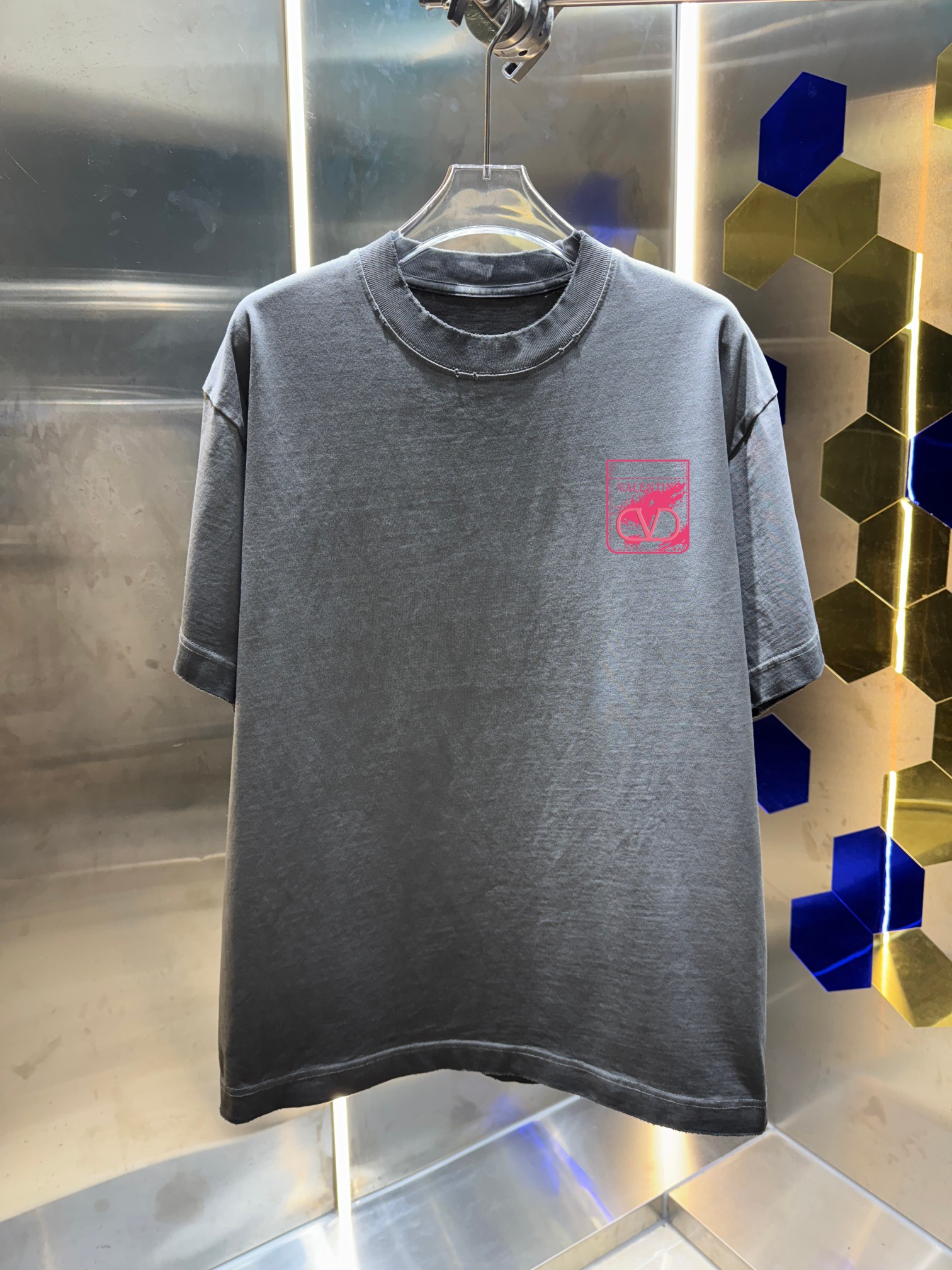 P90 VALENTIN* Valentino* Nueva temporada primavera/verano 2026, camiseta de cuello redondo de manga corta de …