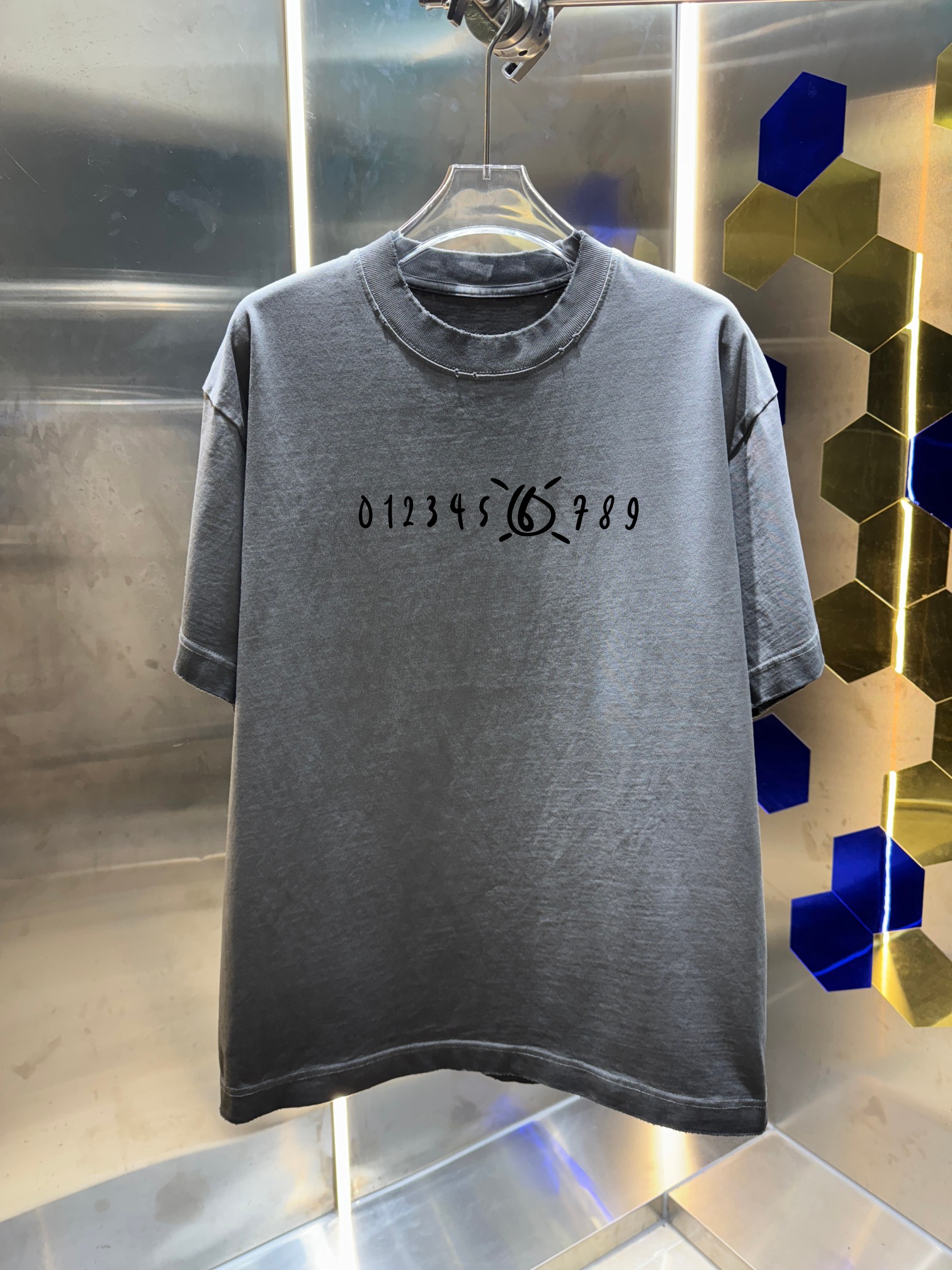 P90 MM6 Maison Margiela* Nueva temporada primavera/verano 2026, camiseta de cuello redondo y manga corta de 3…