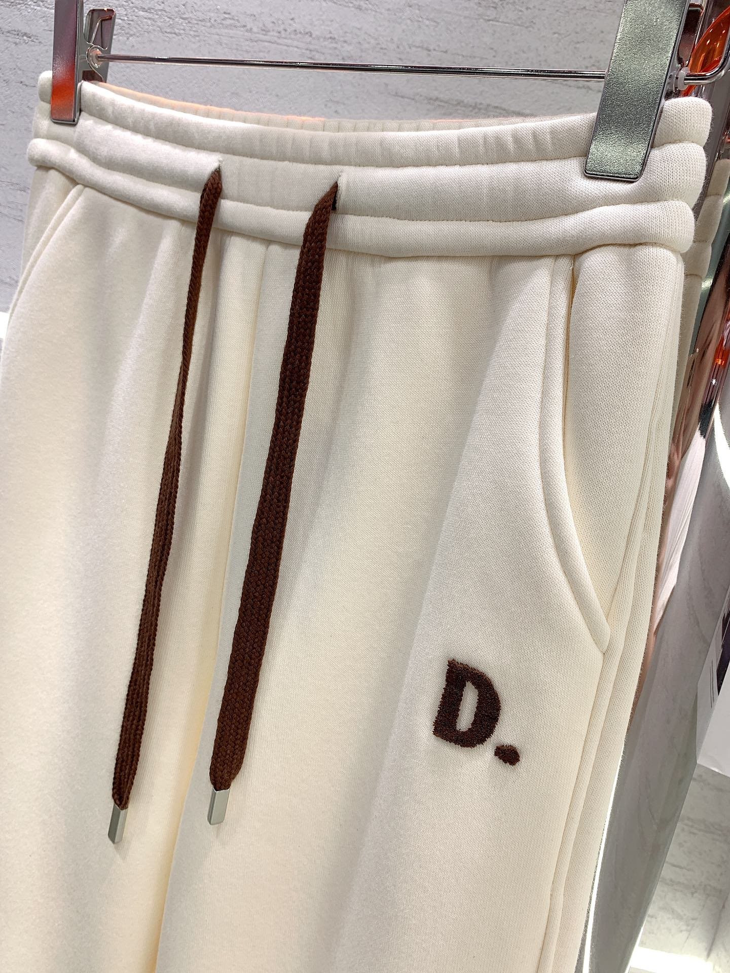 QINGOUYANG-新款牙刷绣字母加绒束脚卫裤绑在字母都做了撞色设计面料质感超好非常厚实保暖版型超正休
