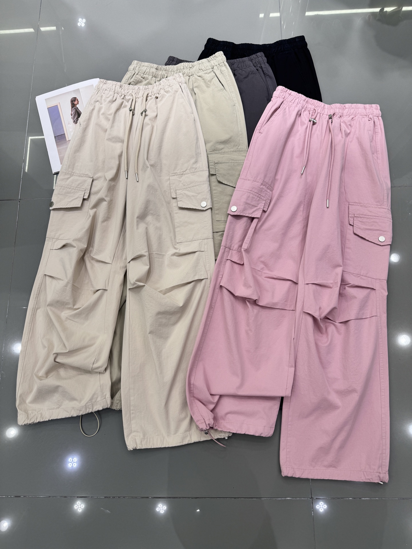 NO:314263,Balenciaga new style, mid-two-bag lid casual pants, American retro drawstring pleated two-wear, wide-leg work pants, loose and versatile, straight-tied harun casual, five-color smlxl,,balenciaga,alexander wang19860909巴黎世家 新款 中间双袋盖休闲裤 美式复古抽绳褶皱两穿 阔腿工装裤 宽松百搭 直筒束脚哈伦休闲 五色 smlxl,,balenciaga,alexander wang,Women's clothing