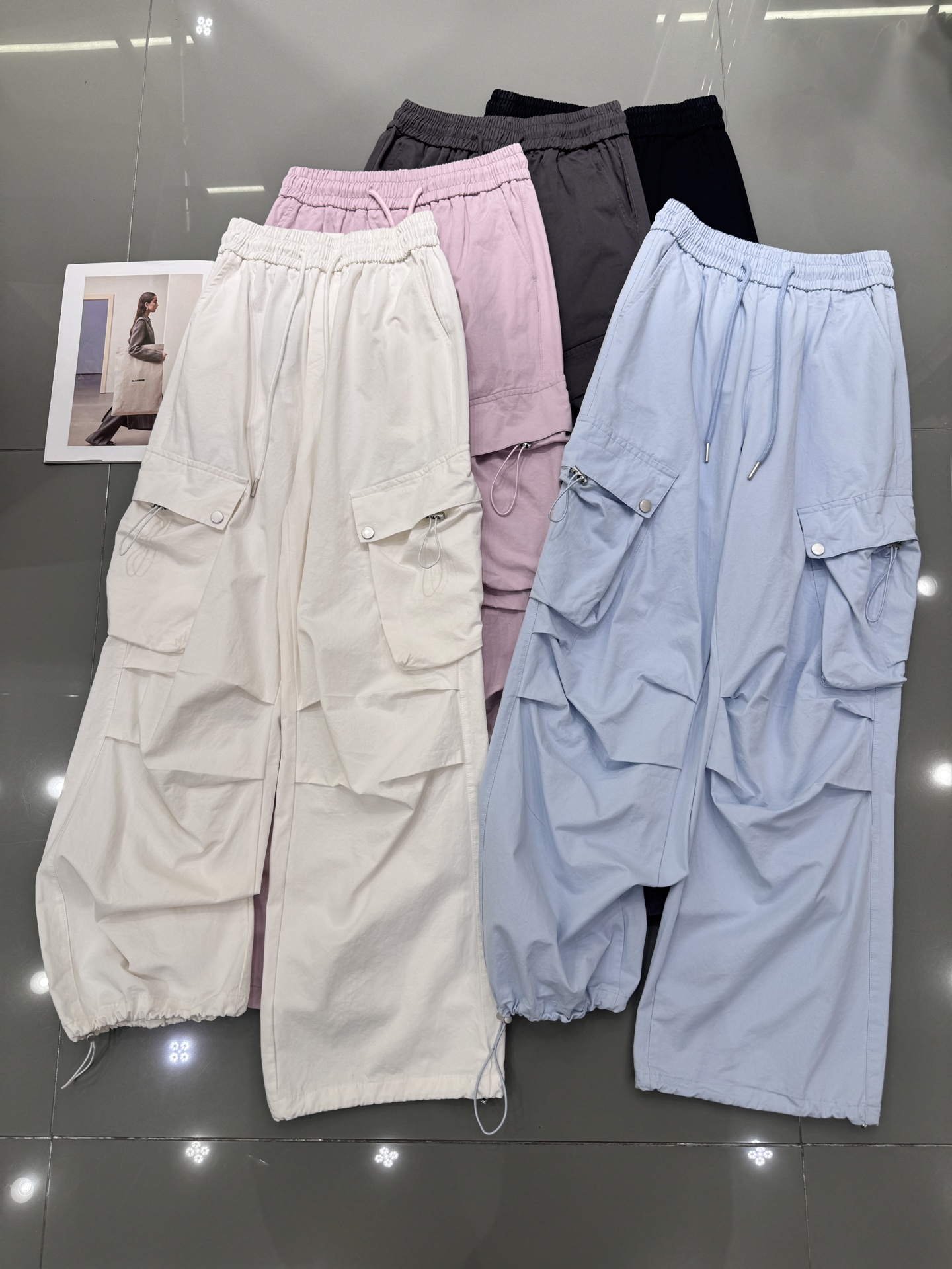 NO:314266,Balenciaga new style, middle large pocket casual pants, American retro overalls, spring and autumn new style, high waist loose, hot girl tied feet casual pants, five-color smlxl,,balenciaga,alexander wang19860909巴黎世家 新款 中间大口袋休闲裤 美式复古工装裤 春秋新款 高腰宽松 辣妹束脚 休闲裤 五色smlxl,,balenciaga,alexander wang,Women's clothing