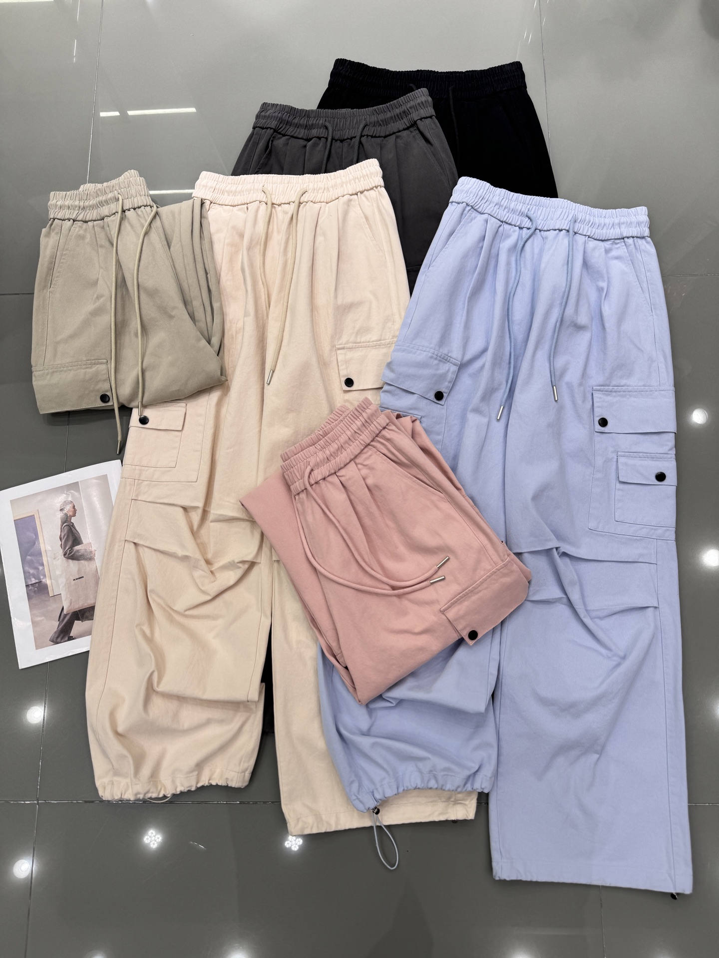NO:314277,Balenciaga new style black buckle bag mid-bag casual pants Dopamine handsome work pants Korean loose American retro slim straight-leg casual wide-leg pants 6 colors smlxl,,balenciaga,alexander wang19860909巴黎世家 新款 黑扣袋中袋休闲裤 多巴胺帅气工装裤 韩版宽松 美式复古 显瘦直筒休闲阔腿裤 6色 smlxl,,balenciaga,alexander wang,Women's clothing