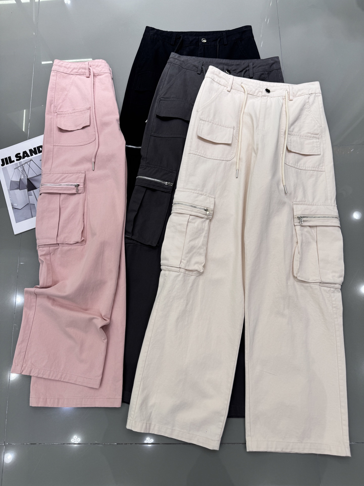 NO:314275,Balenciaga new style bag-cover zipper casual pants versatile multi-pocket zipper design work pants slim solid color draping loose casual pants 4 colors smlxl, balenciaga, alexander wang19860909巴黎世家 新款 袋盖拉链休闲裤 百搭多口袋拉链设计工装裤 显瘦纯色垂感宽松休闲裤 4色smlxl,,balenciaga,alexander wang,Women's clothing