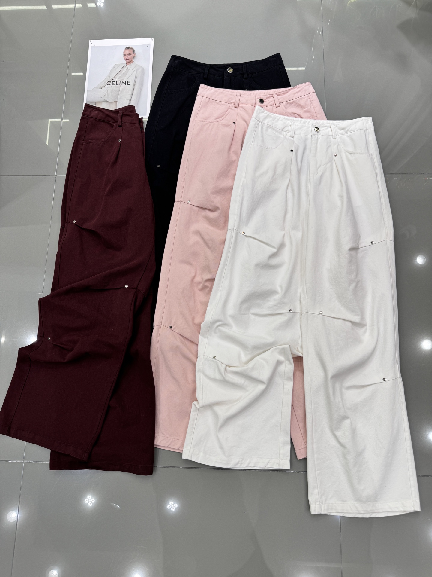 NO:313413,BALENCIAGA New small willow nail pleated casual pants Super positive style Fashion trend Four-color smlxl,,balenciaga,balenciaga,alexander wang19860909BALENCIAGA 巴黎世家 新款小柳钉褶皱休闲裤 版型超正 时尚潮流 四色 smlxl,,balenciaga,balenciaga,alexander wang,Women's clothing