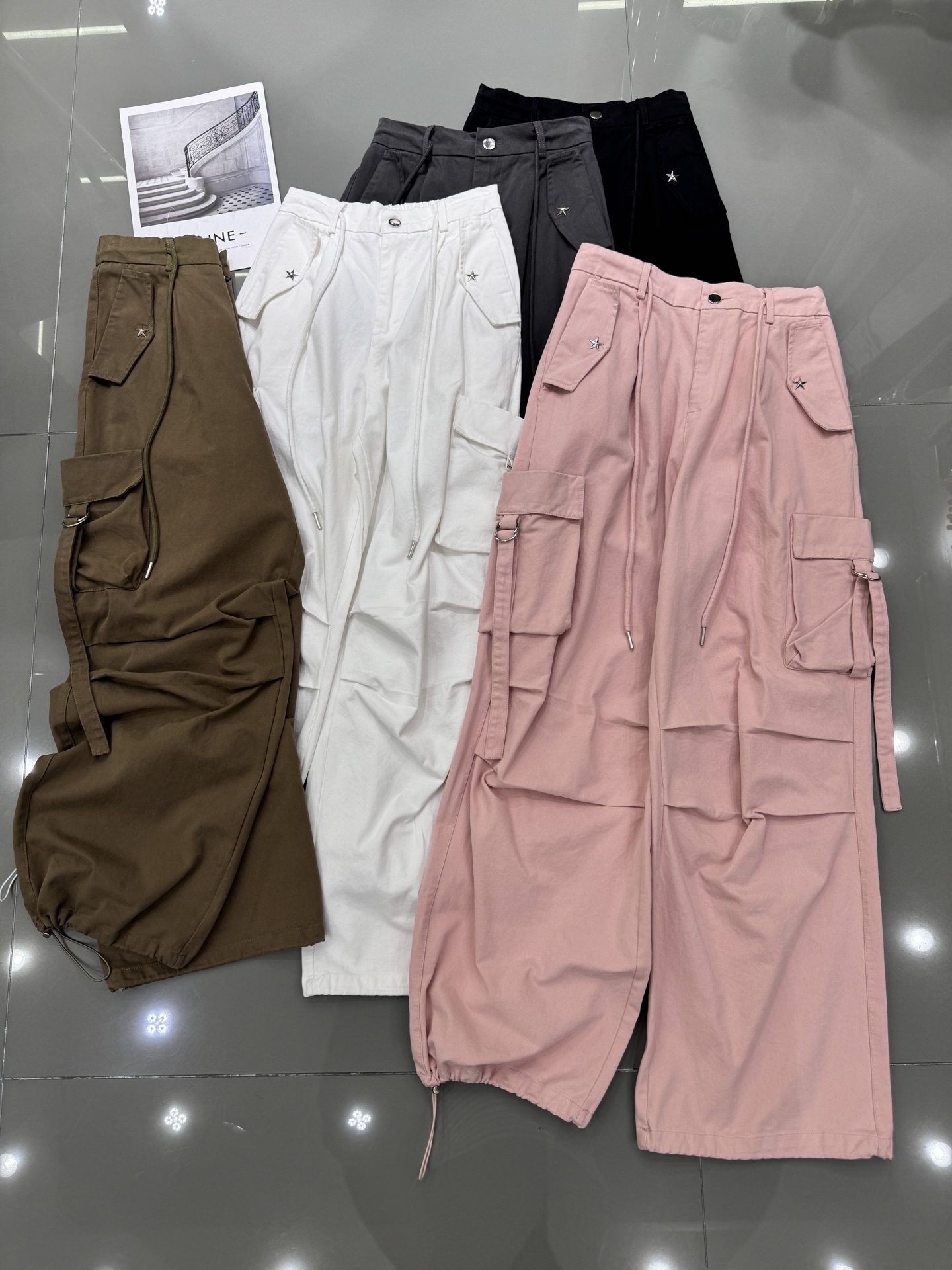 NO:314281,Balenciaga New style Front pocket Star casual pants American high street streamer drawstring wide legs tying feet work pants 5 colors smlxl,,balenciaga,alexander wang19860909巴黎世家 新款 前袋星星休闲裤 美式高街 飘带抽绳阔腿 可束脚工装裤 5色 smlxl,,balenciaga,alexander wang,Women's clothing