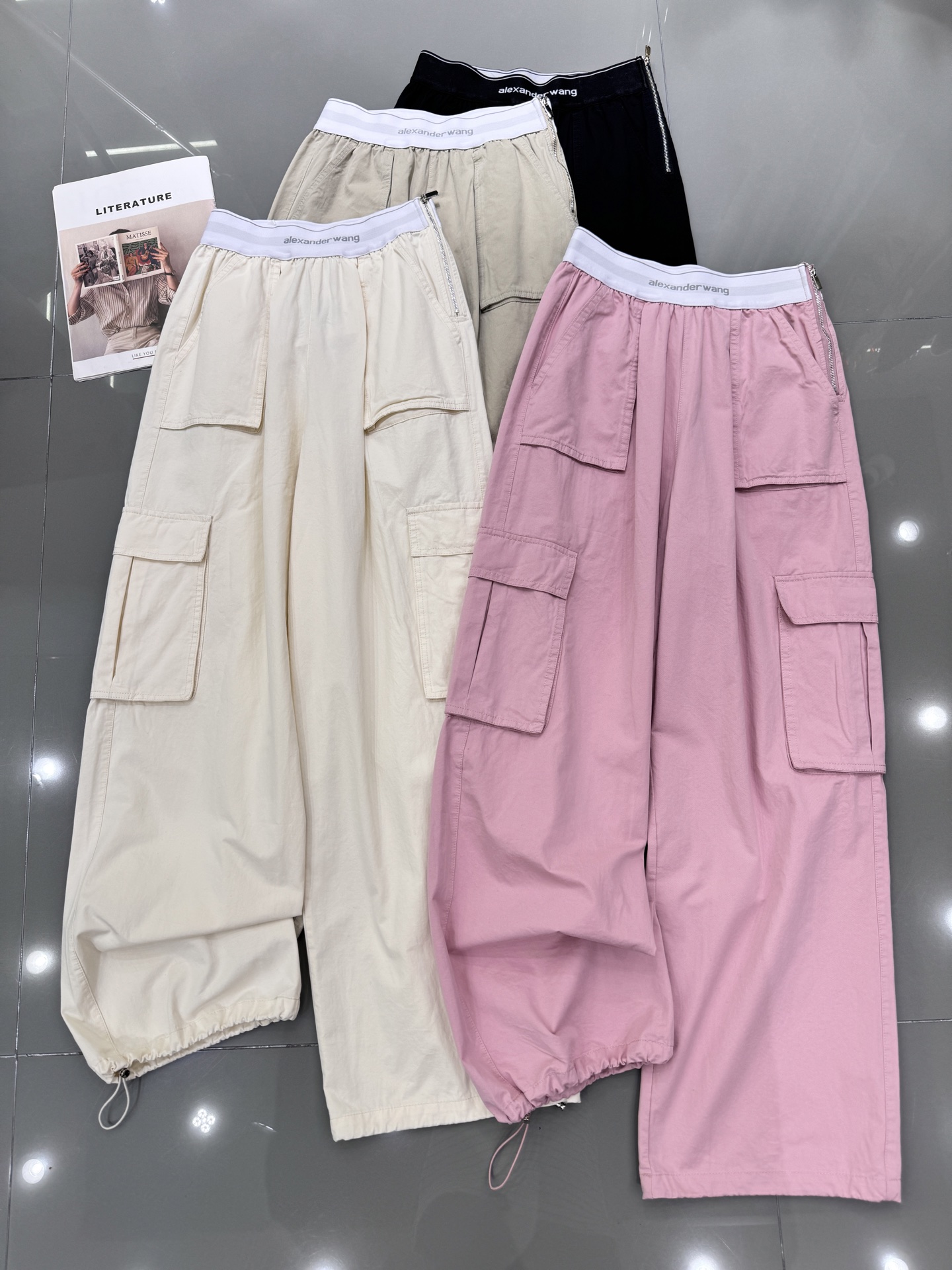 NO:313415,Alexander wang New letter thread splicing to casual work pants Adjustable hem Double large pockets Side zipper Four-color smlxl,,alexander wang19860909Alexander wang 新款字母螺纹拼接要休闲工装裤 下摆可调节 双大口袋 侧带拉链 四色 smlxl,,alexander wang,Women's clothing