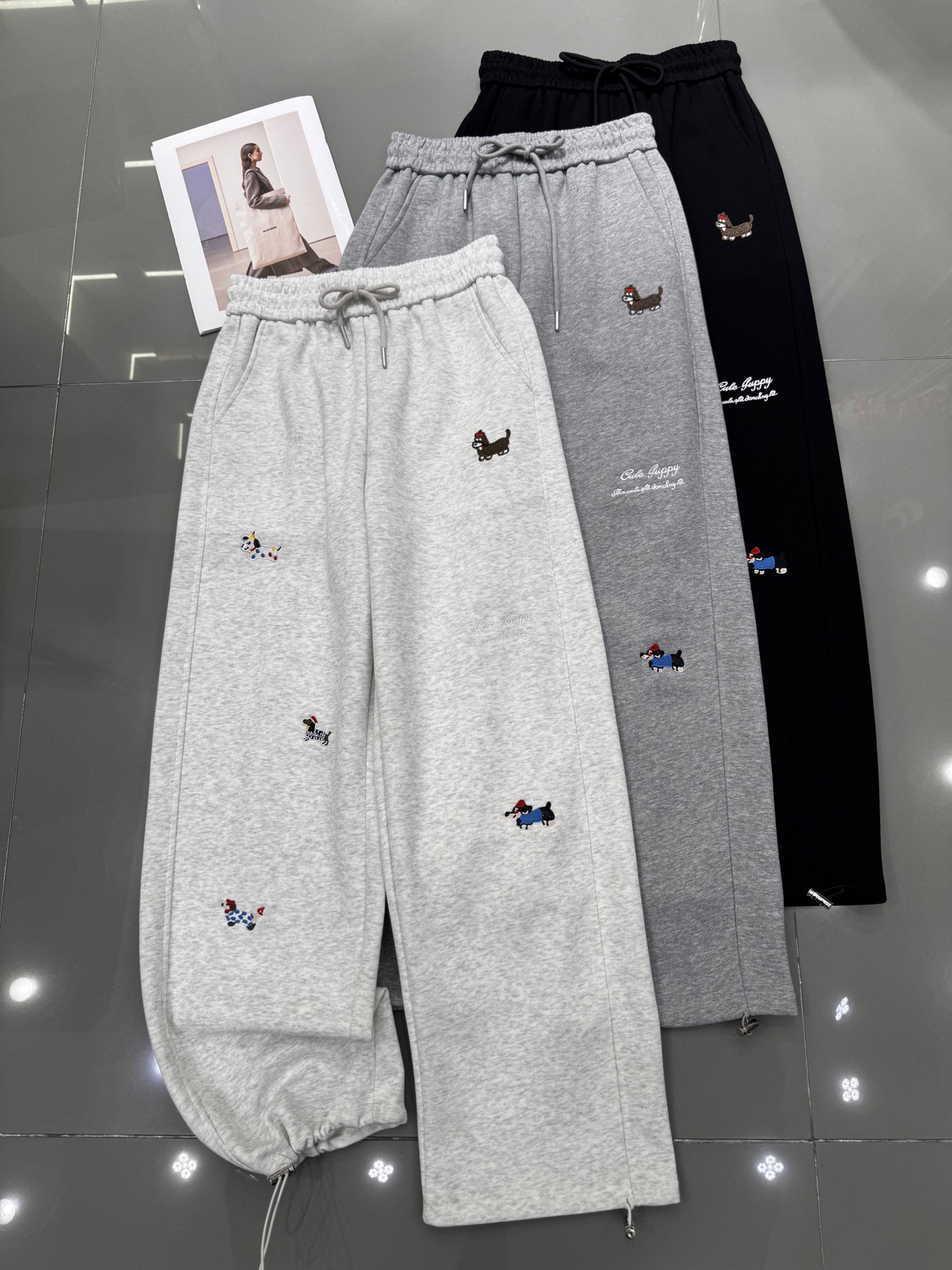 NO:314227,TB new drawstring loose hoodies, dachshund dog embroidery pattern, double pockets, trouser legs, daily casual and versatile style, three-color smlxl,,alexander wang19860909TB 新款抽绳宽松卫裤 腊肠狗刺绣图案 双口袋 裤脚可抽绳 日常休闲百搭款式 三色 smlxl,,alexander wang,Women's clothing