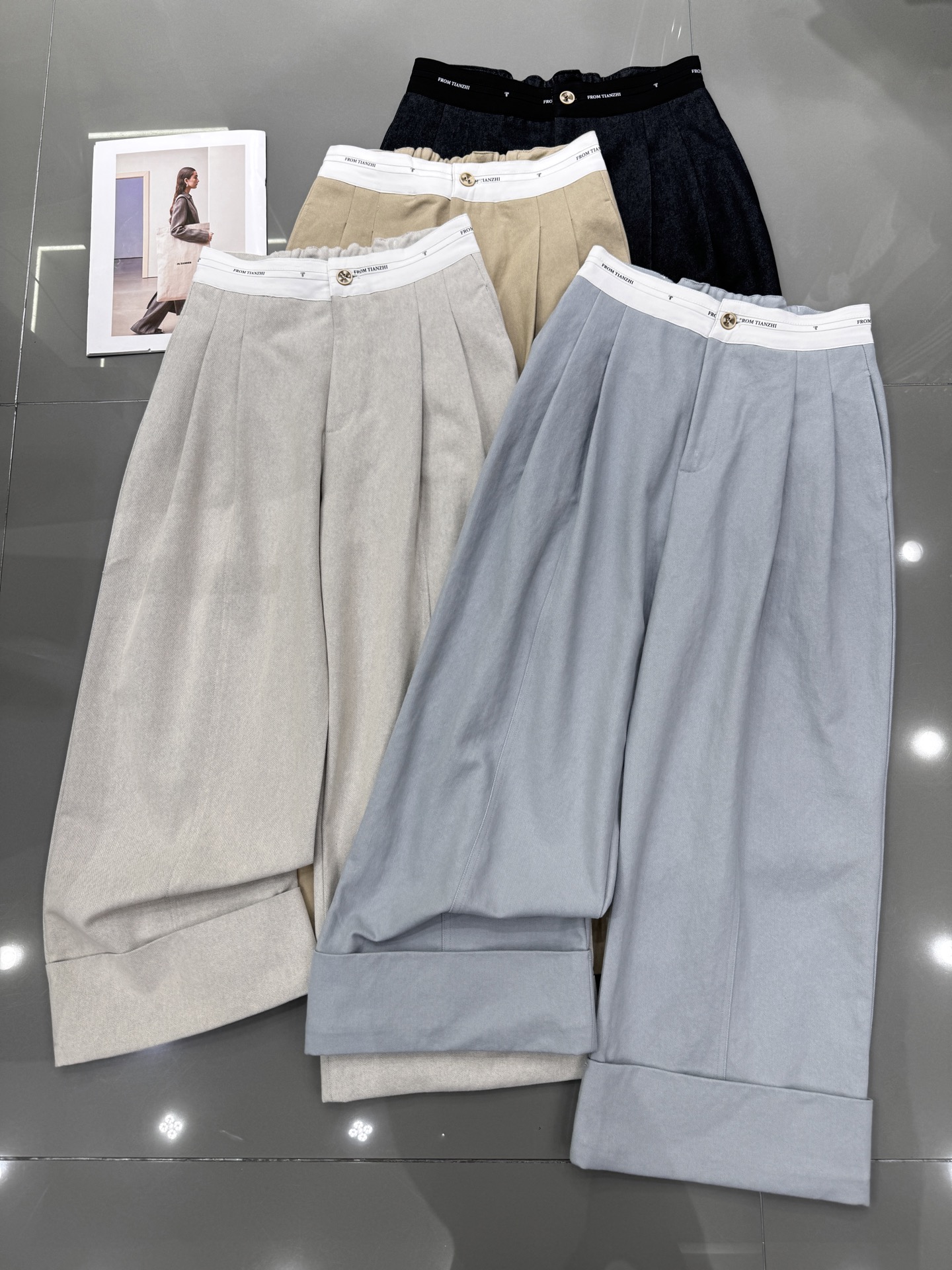 NO:314229,QIN new style spliced ​​pleated loose pants waist letter logo trouser legs curled waist waist head with dot drawstring design Simple and fashionable casual Four-color sm, alexander wang19860909QIN 新款 拼接褶皱宽松裤 腰头字母logo 裤脚卷边 后腰头带点抽绳设计 简约时尚休闲 四色 sm,,alexander wang,Women's clothing