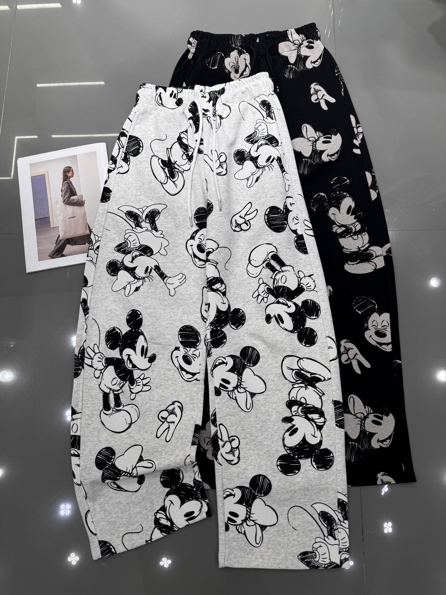 NO:314233,QIN new style drawstring full mark Mickey pants loose slim fit Mickey pattern trendy and fashionable versatile 2 colors smlxl, alexander wang19860909QIN 新款 抽绳满标米奇卫裤 宽松显瘦版型 米奇图案 潮流时尚百搭 2色 smlxl,,alexander wang,Women's clothing