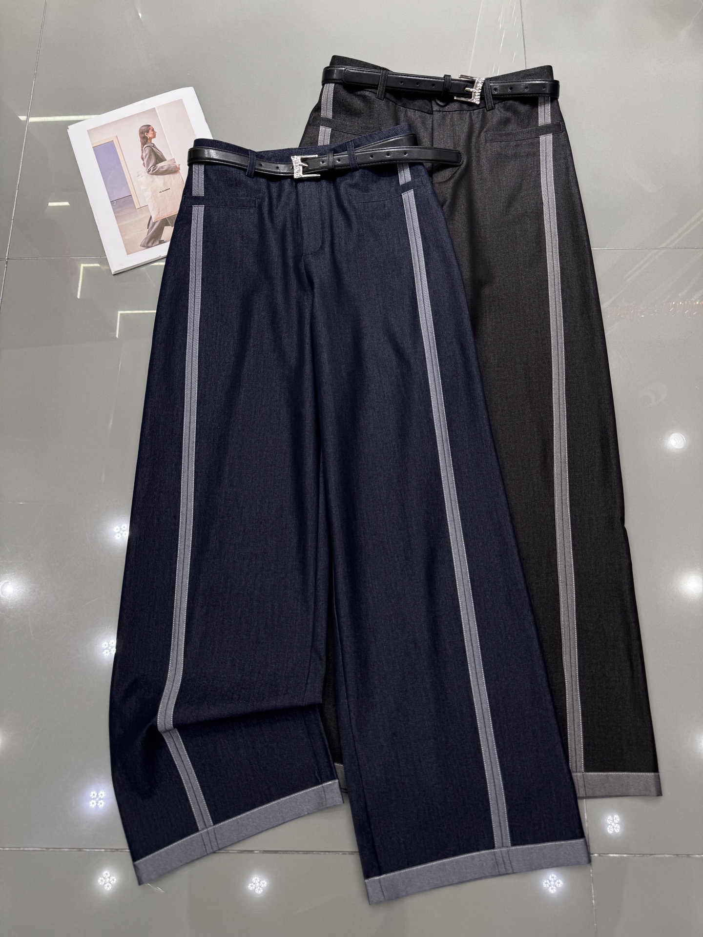NO:314262,King New belt wide-leg pants vertical pattern design soft and comfortable fabric all look good in color. With belt, loose and slim and versatile. Two-color smlxl,,alexander wang,alexander wang19860909大王 新款皮带阔腿裤 竖纹设计 面料柔软舒适 颜色都好好看 配皮带 宽松显瘦百搭 两色 smlxl,,alexander wang,alexander wang,Women's clothing