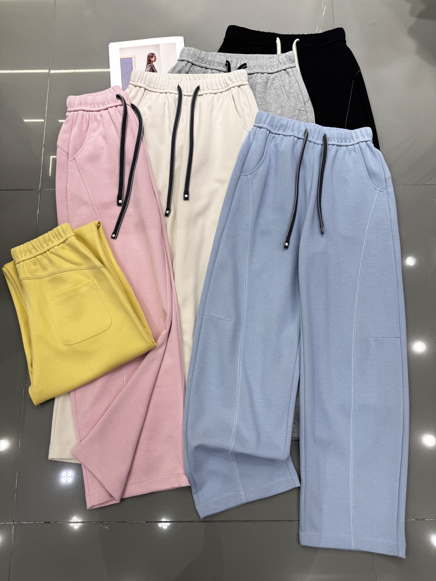 NO:314248,acne* new style, net strap banana pants, spring and summer versatile, elastic waist straight wide-leg sweatpants, casual scimitar pants, slim and versatile, six-color smlxl,,acne studios,alexander wang19860909acne* 新款 净版绑带香蕉裤 春夏百搭 松紧腰直筒阔腿卫裤 休闲弯刀裤 显瘦百搭 六色 smlxl,,acne studios,alexander wang,Women's clothing