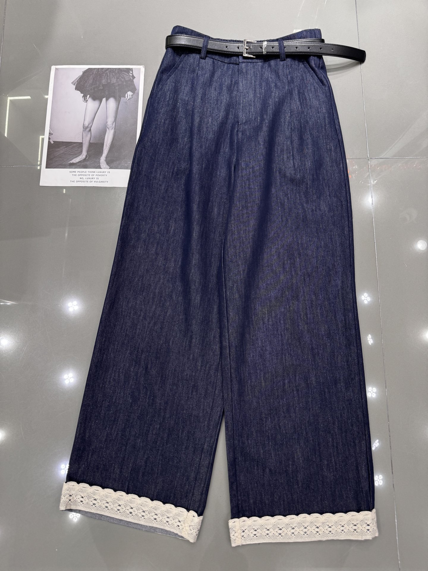 NO:314285,Miumiu new style, lace belt wide-leg pants, Japanese lace, Tiansi denim material, upper body, high and slim smlxl,,miumiu,alexander wang19860909miumiu 新款 脚口花边皮带阔腿裤 日系蕾丝花边 天丝牛仔料 版型上身显高显瘦 smlxl,,miumiu,alexander wang,Women's clothing