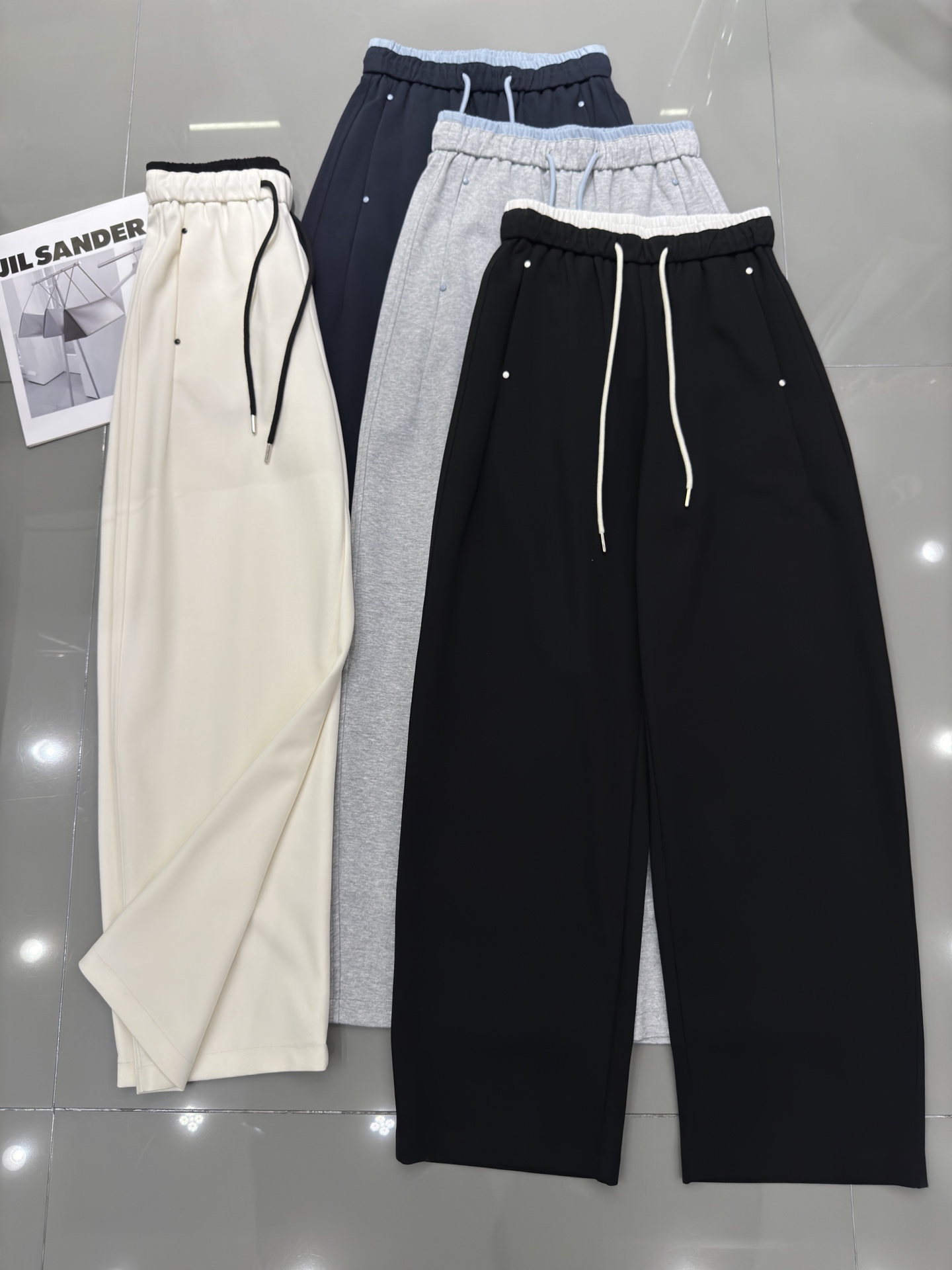 NO:314888,Acne* newest style front bag colored round nail banana pants contrasting color spliced ​​wide-leg guard pants spring new style chic casual sports pants floor scimitar banana pants four-color smlxl, acne studios, alexander wang19860909acne*新款 前袋彩色圆钉香蕉裤 撞色拼接阔腿卫裤 春季新款 别致休闲运动裤 拖地弯刀香蕉长裤 四色 smlxl,,acne studios,alexander wang,Women's clothing