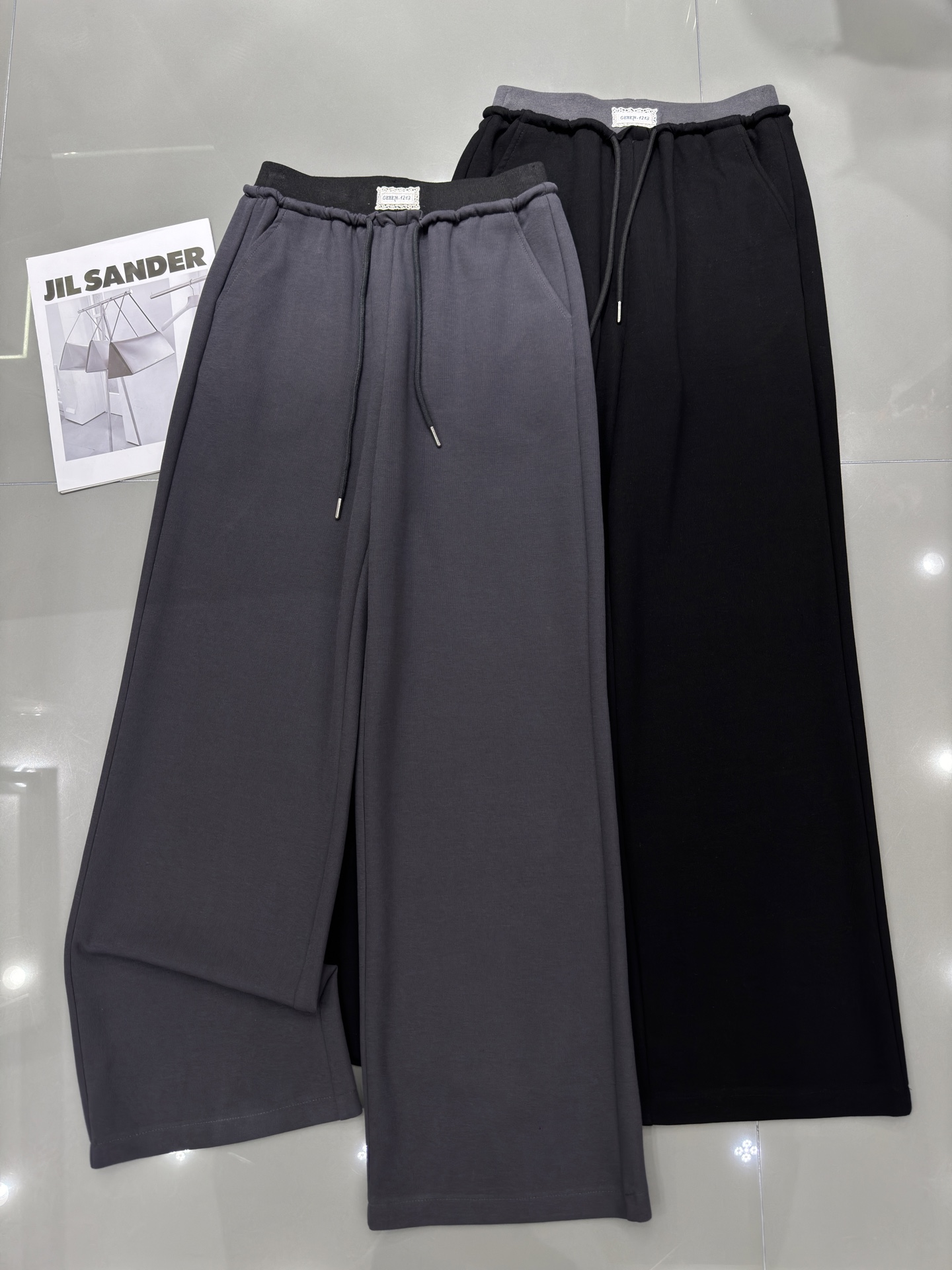 NO:316167,QING ouYANG New waist contrast three-dimensional lace straight-leg pants, positive style, good quality, simple, elegant and upscale, fashionable and versatile, two-color smlxl,,alexander wang19860909QING ouYANG 新款腰撞色立体蕾丝标直筒裤 版型正 品质好 简约大气上档次 时尚百搭 两色 smlxl,,alexander wang,Women's clothing